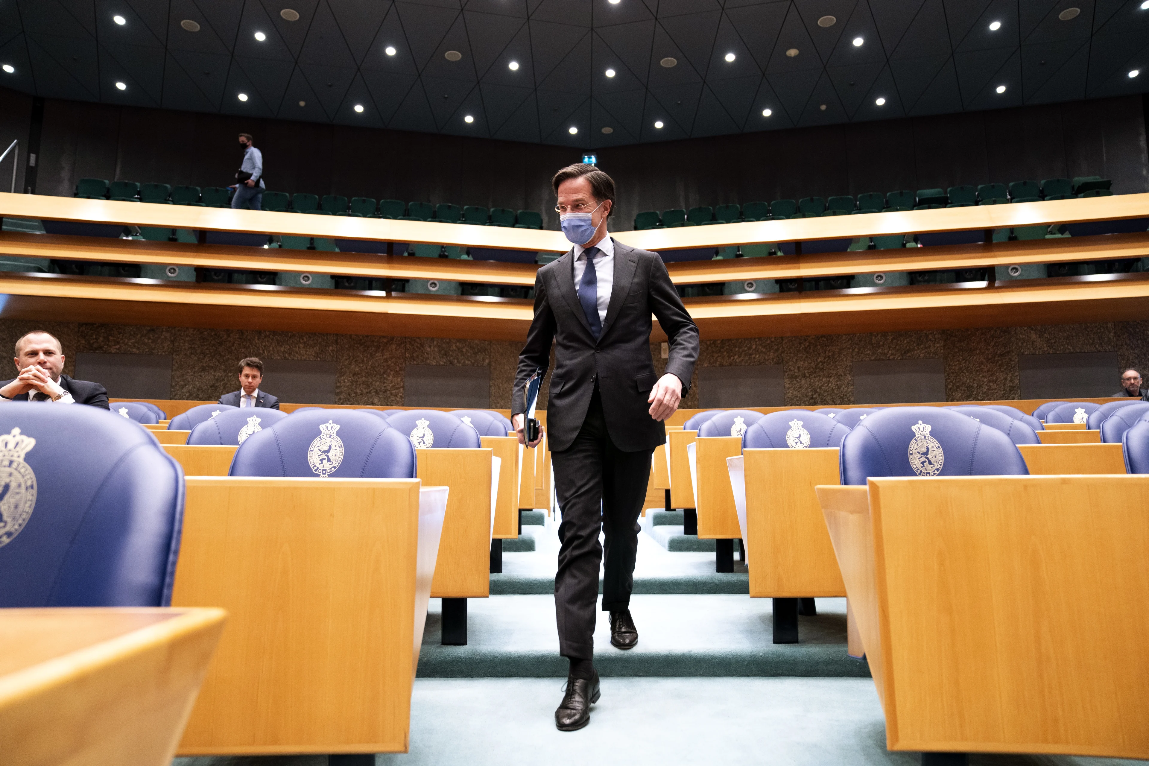 Rutte zwaar gehavend nieuwe verkenningsronde in na nachtelijk debat