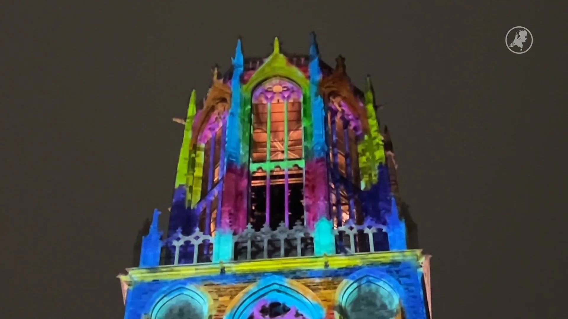 Van steigers naar stralen: Domtoren zet Utrecht in het licht