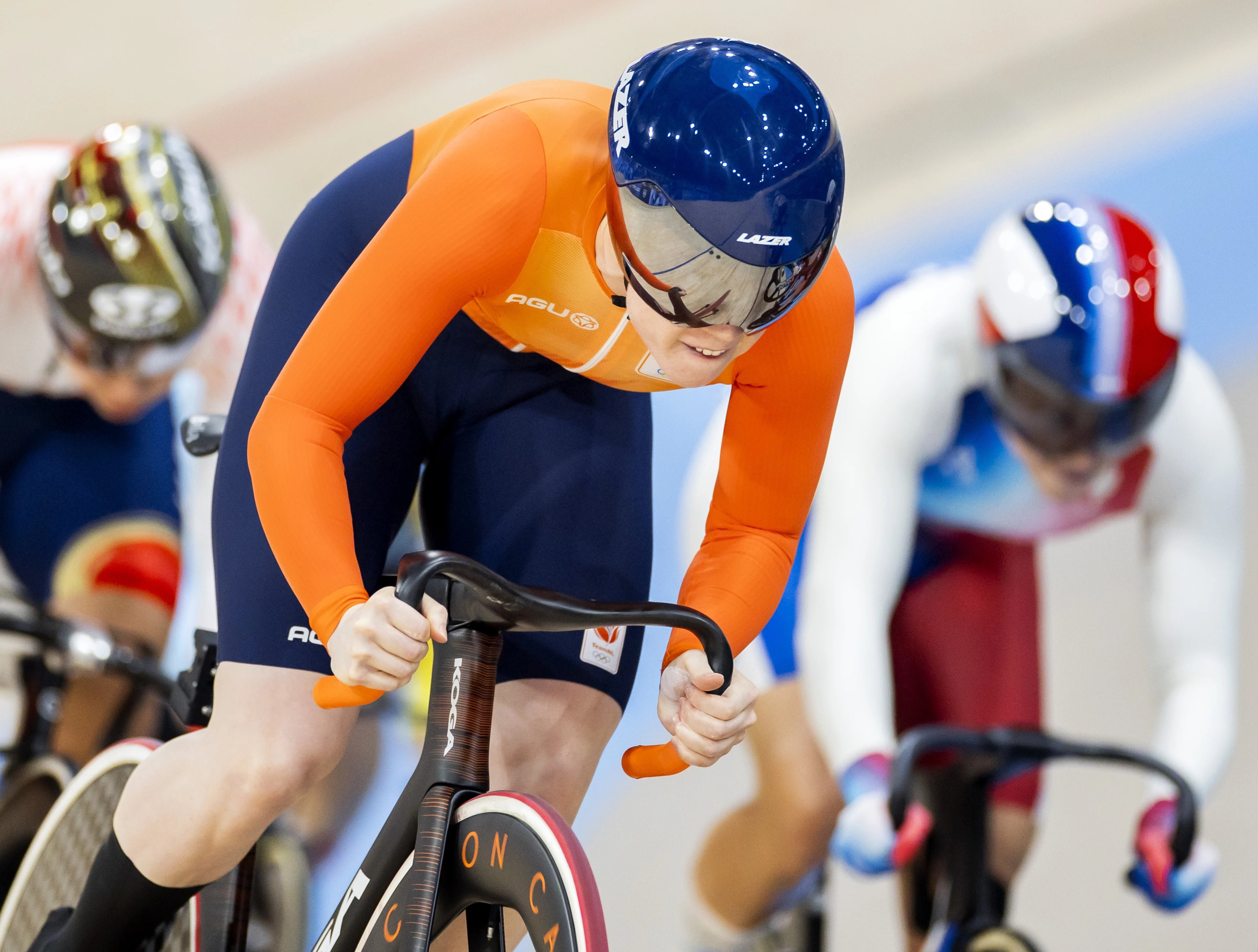 Baanwielrenster Hetty van de Wouw pakt zilver op sprintonderdeel keirin