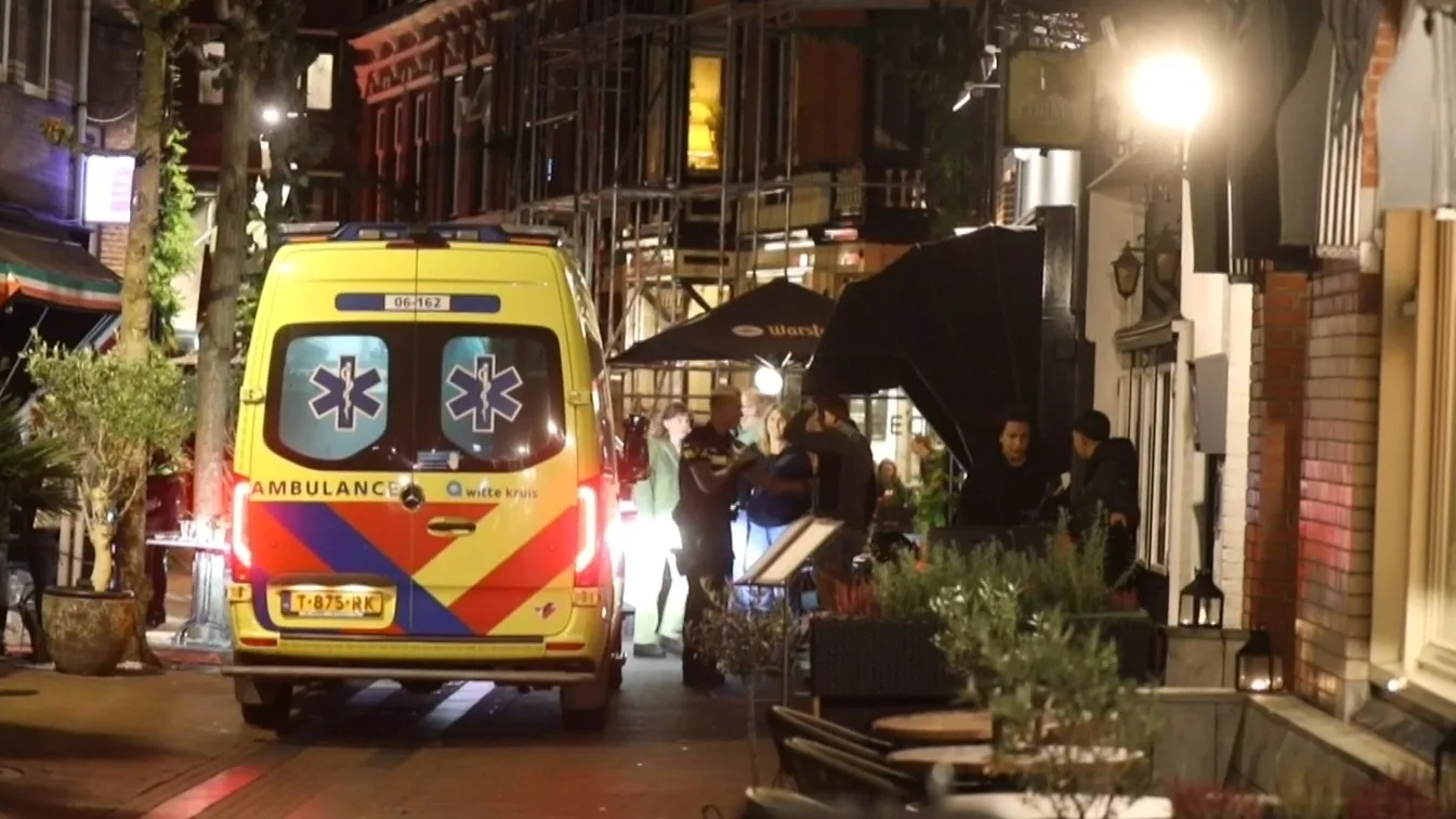 Ruzie bij Apeldoorns restaurant loopt uit de hand, vrouw steekt andere vrouw neer