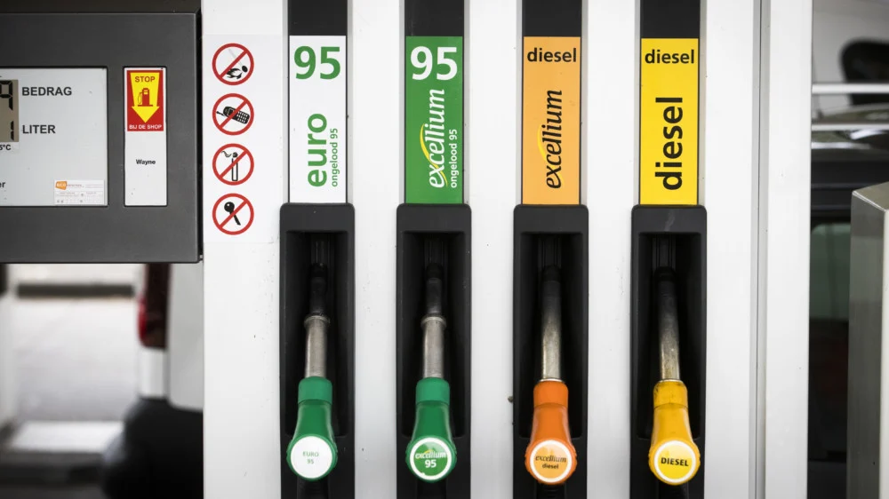 Benzine mogelijk goedkoper vanwege lagere olieprijzen