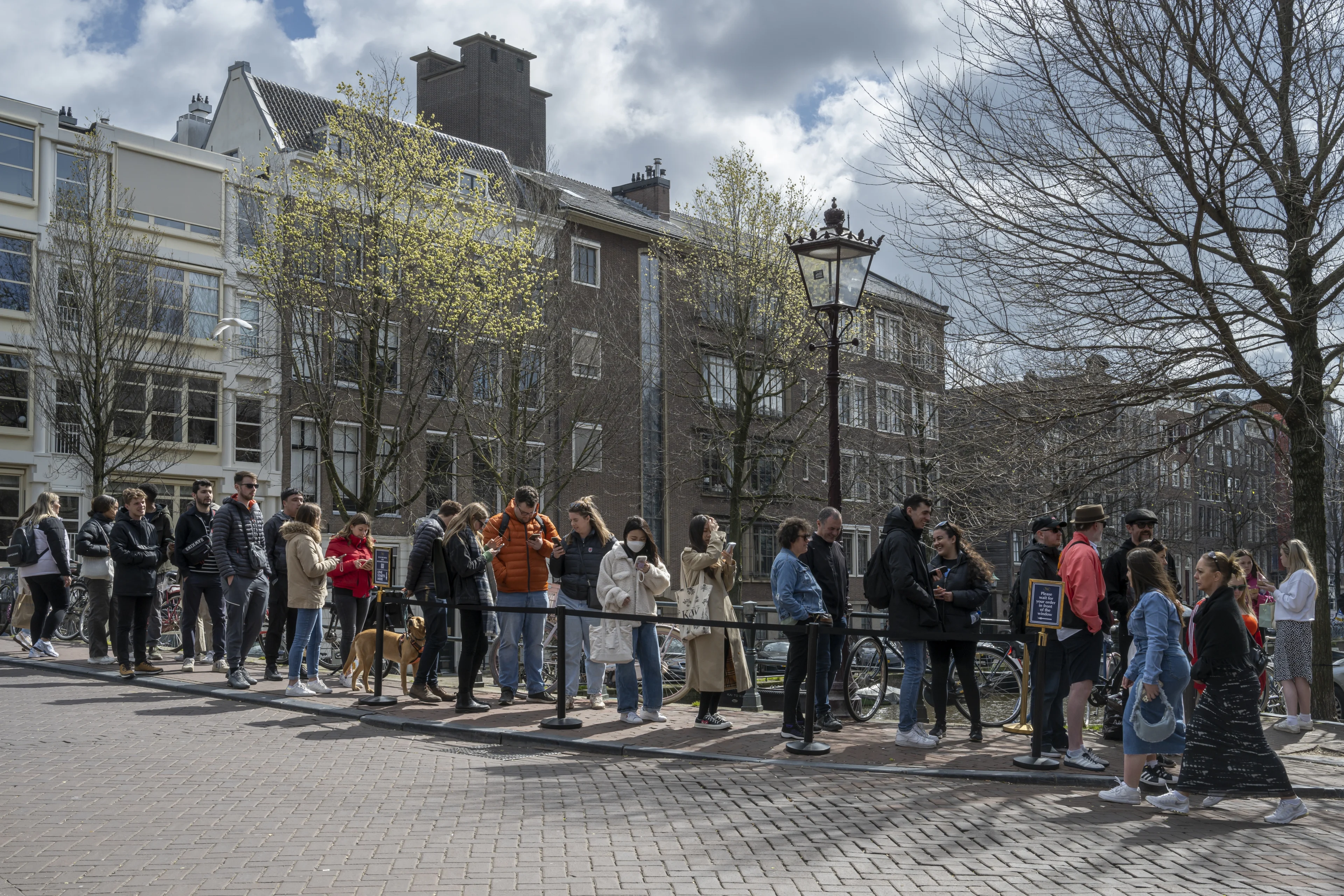 Nederlanders likken vingers af bij nieuwste foodhype: 'Tranen in mijn ogen' 