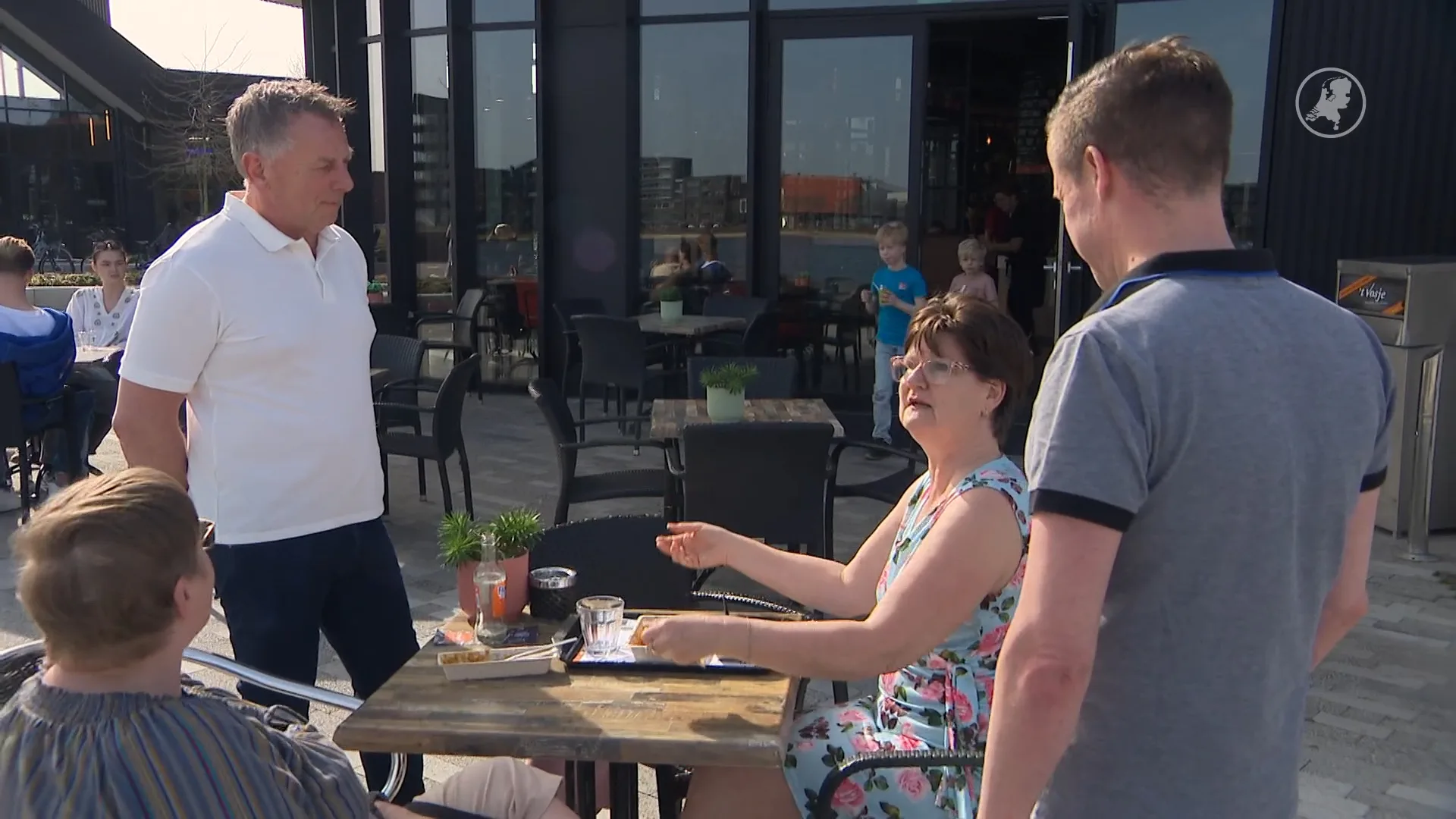 Ondernemer Peter moet jaren wachten voor aanlsuiting op het stroomnet