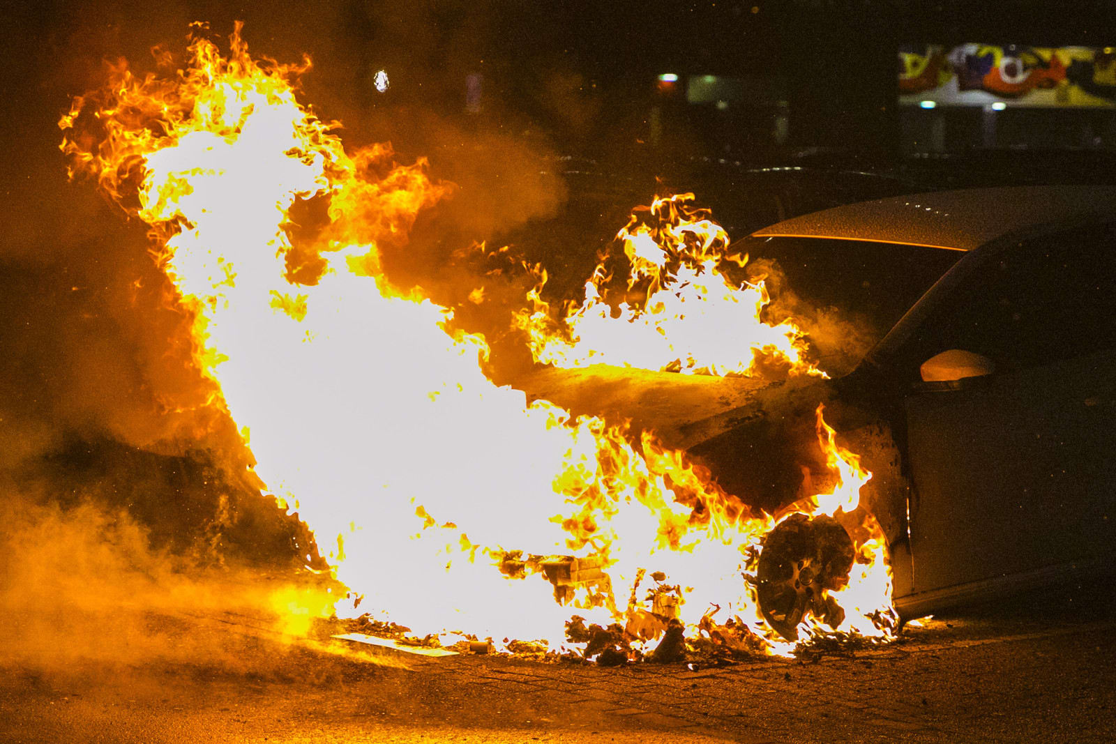 Brandstichters slaan toe in Gelderland: acht auto's verwoest
