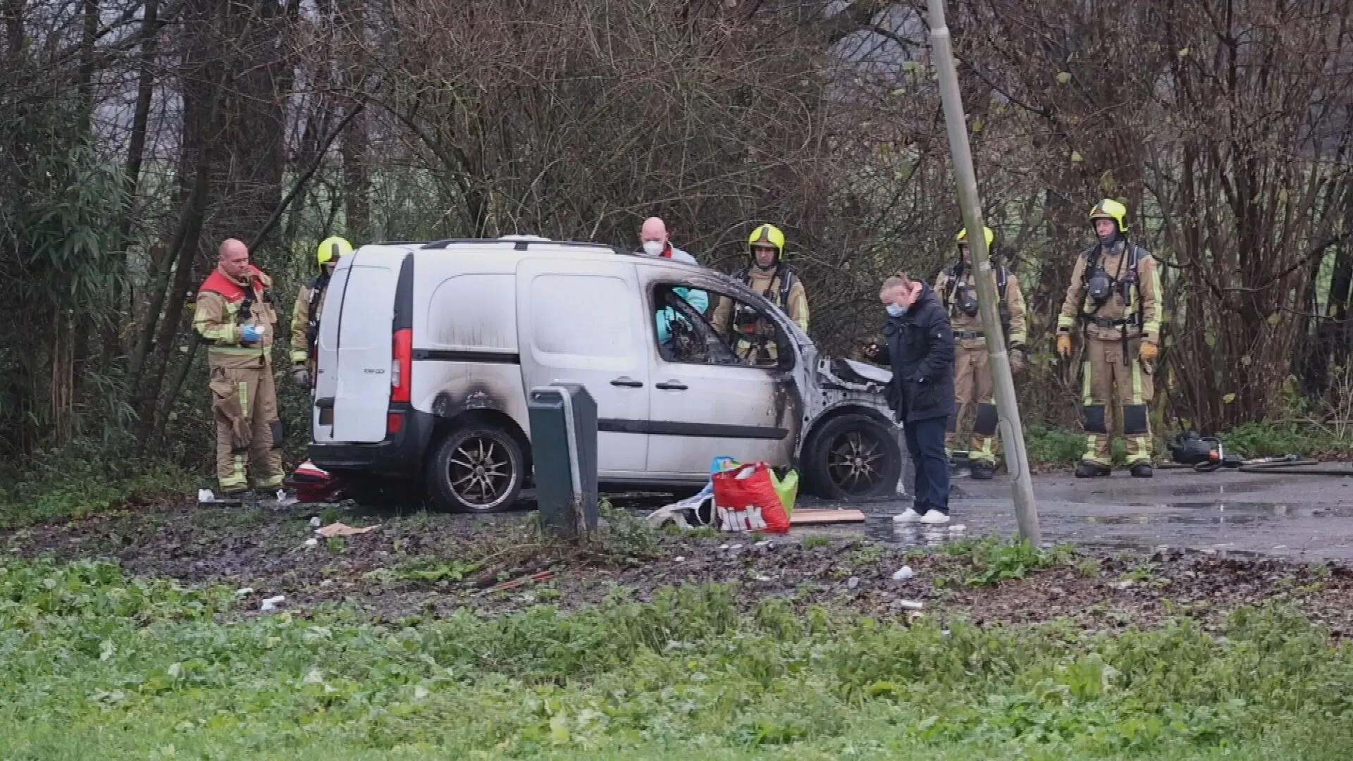 Dode gevonden in uitgebrande bestelbus bij Delfgauw