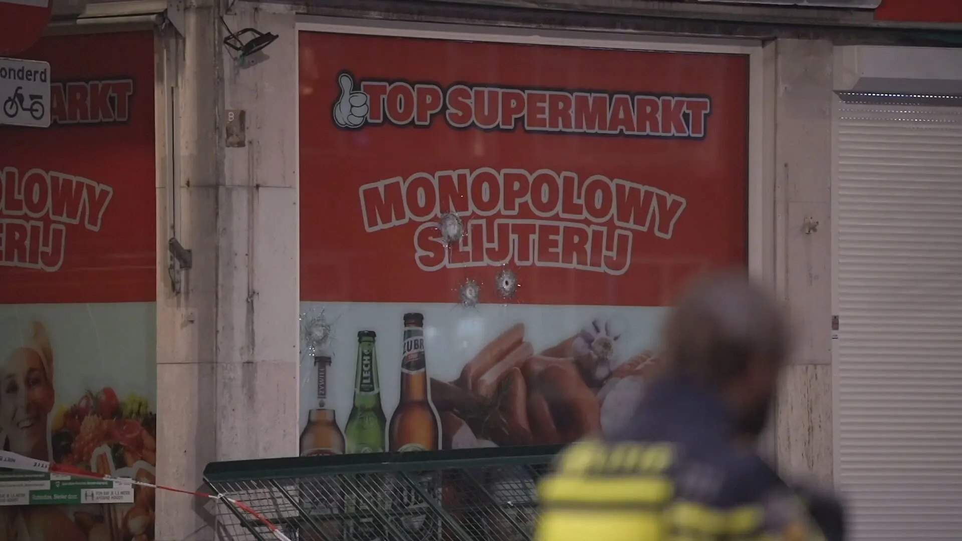 Politie pakt 21-jarige man op voor beschieting Poolse supermarkt Rotterdam