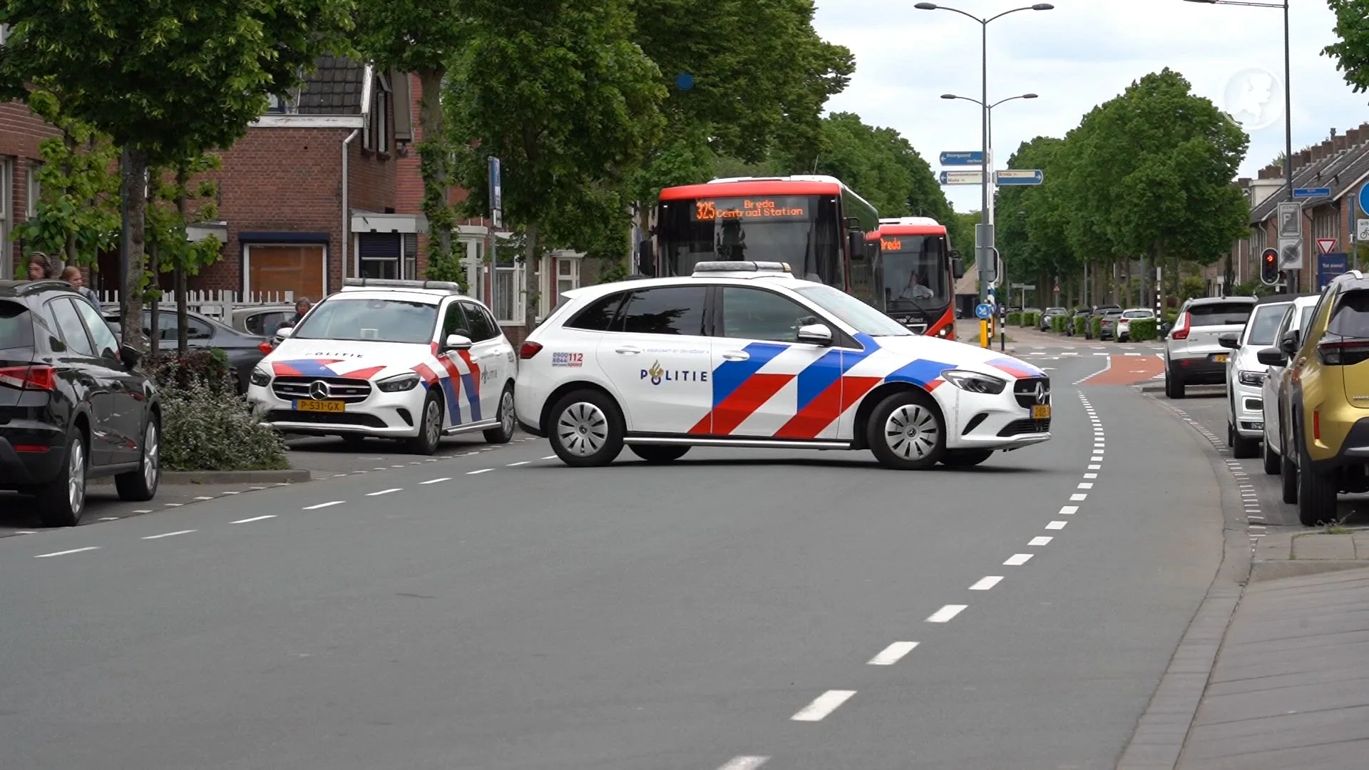 Straat afgesloten na zware aanrijding met jong meisje in Oosterhout
