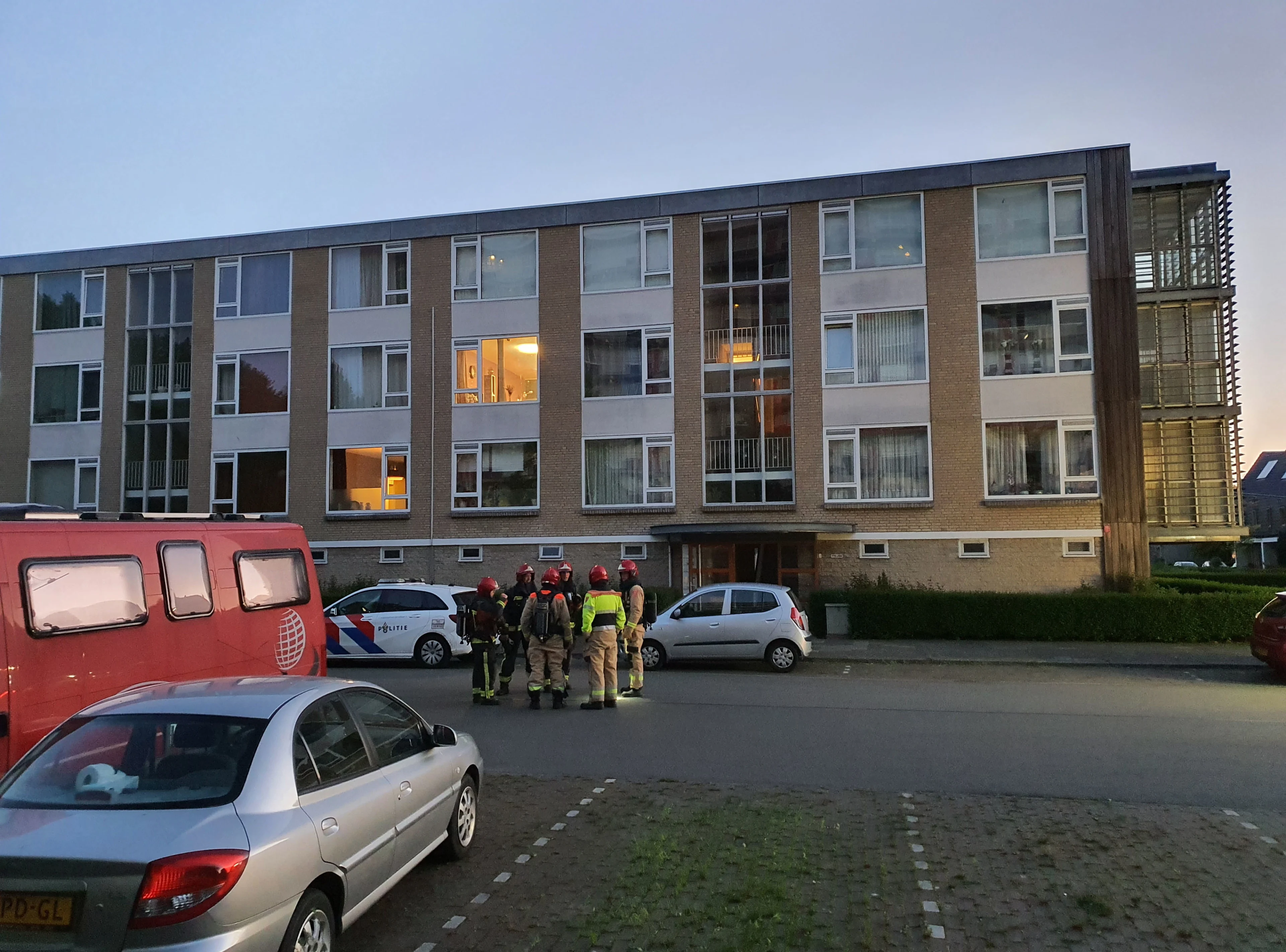 Portiekflat ontruimd vanwege gaslucht in Groningen
