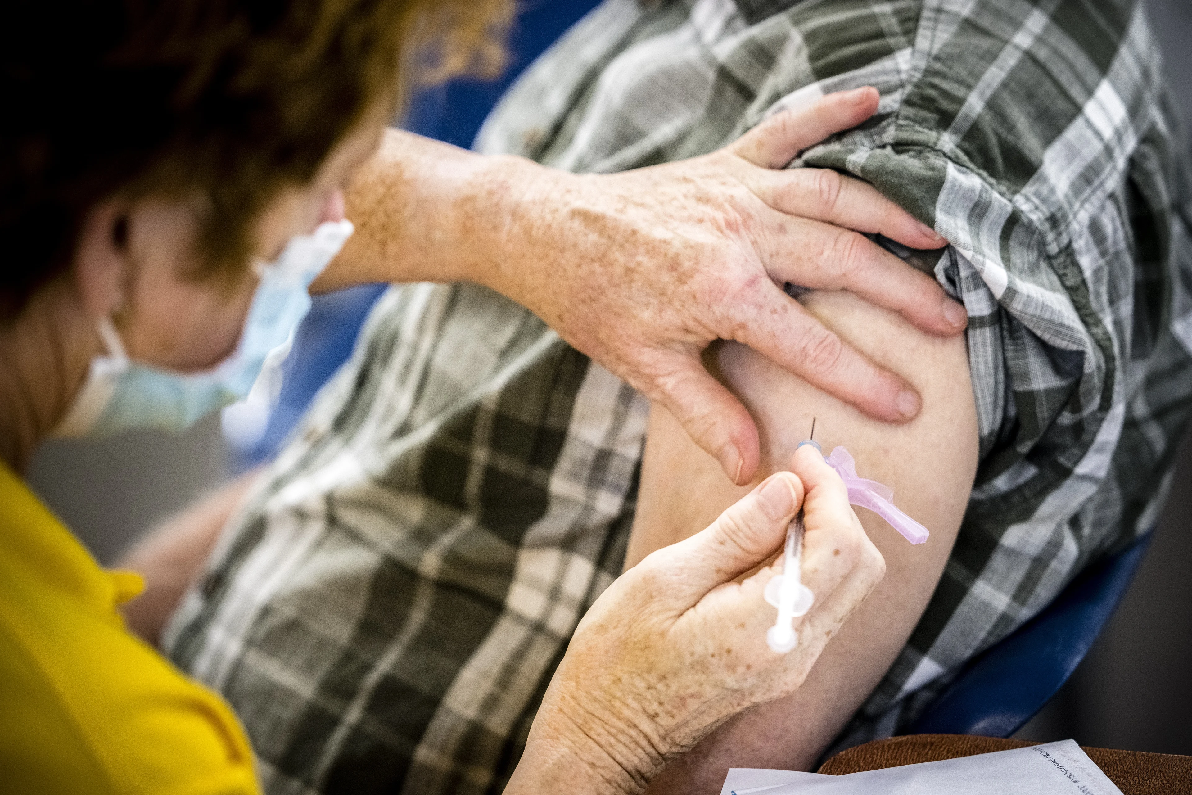 Huisartsen boos op Kuipers om rol bij volgende coronaprik: 'Respectloos'