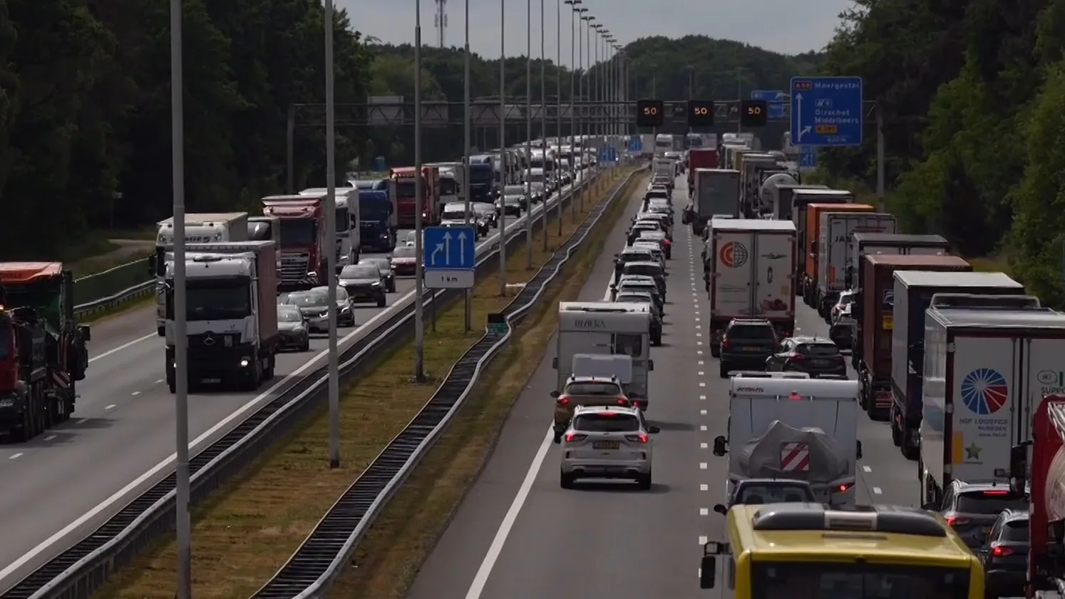 Drukke avondspits vanwege Hemelvaart: 1000 kilometer file op hoogtepunt