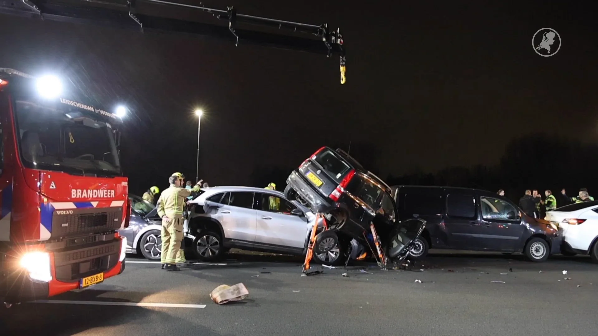 Zeker vijf gewonden na twee ongelukken op A4 bij Leidschendam