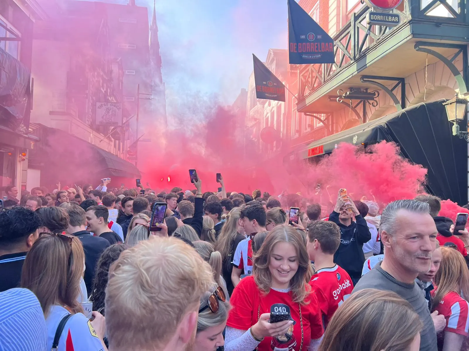 Nog geen kampioensschaal in Eindhoven, na gelijkspel Feyenoord-Ajax