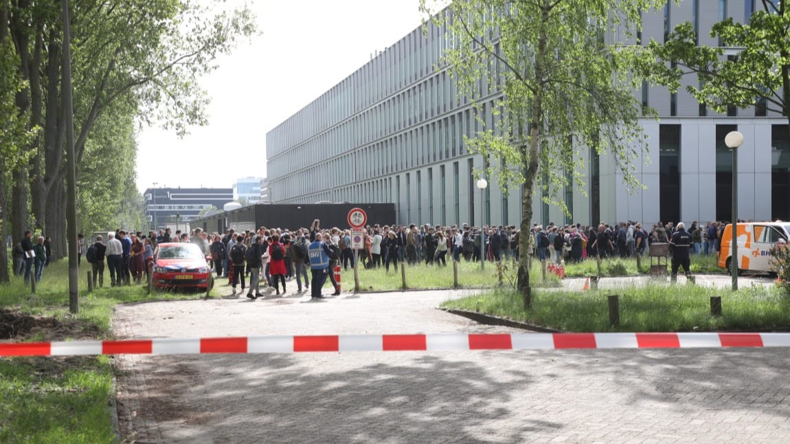 Gebouwen Universiteit Leiden ontruimd vanwege brand