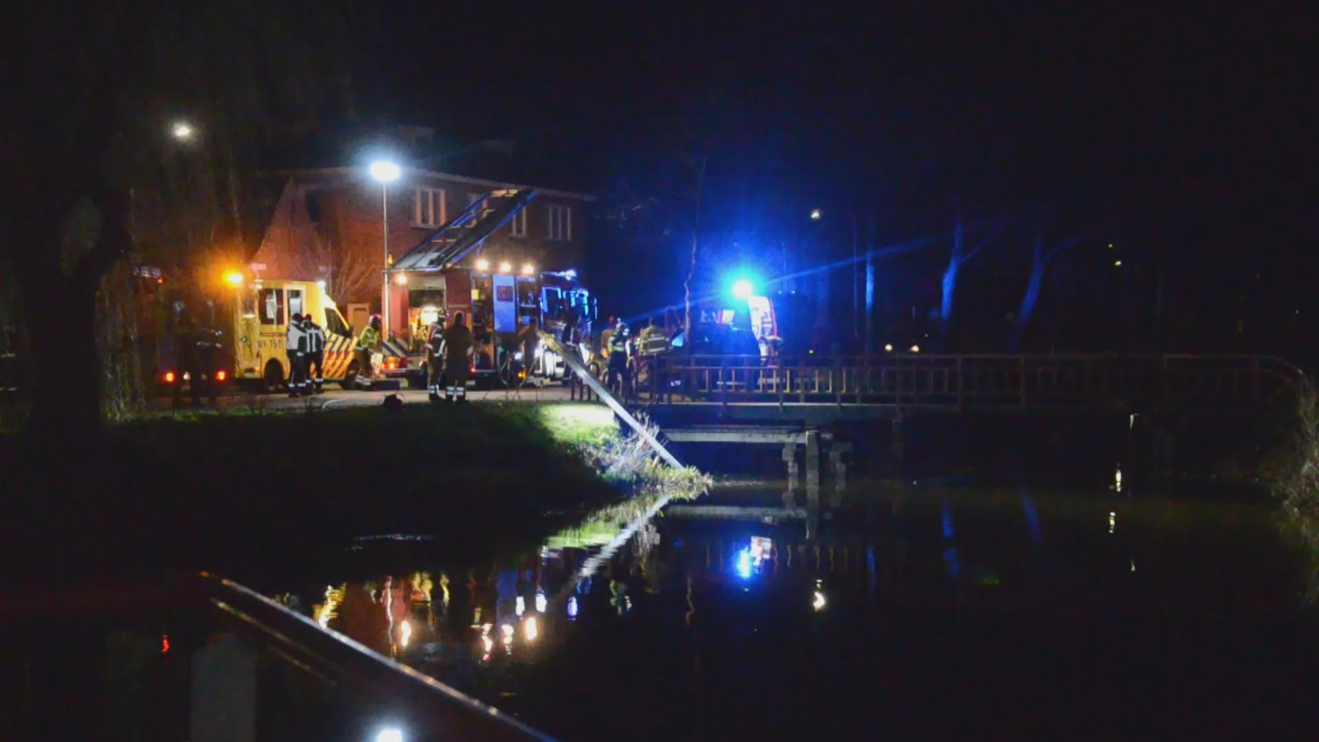 Auto eindigt in het water na achtervolging in Stadskanaal, een man opgepakt
