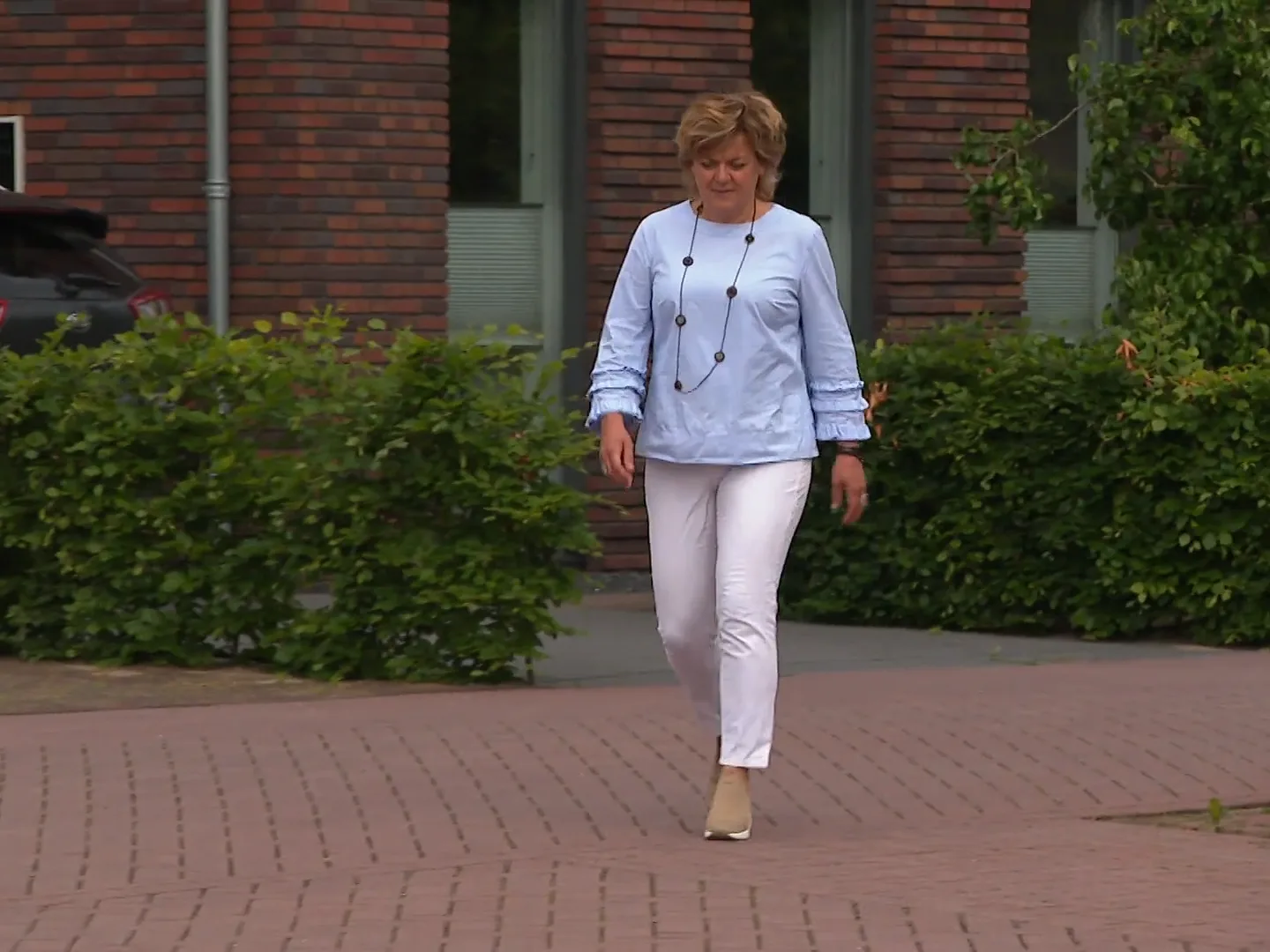 Alonda heeft als eerste in Europa een kunstmatig evenwichtsorgaan: 'Ik kan weer lopen'