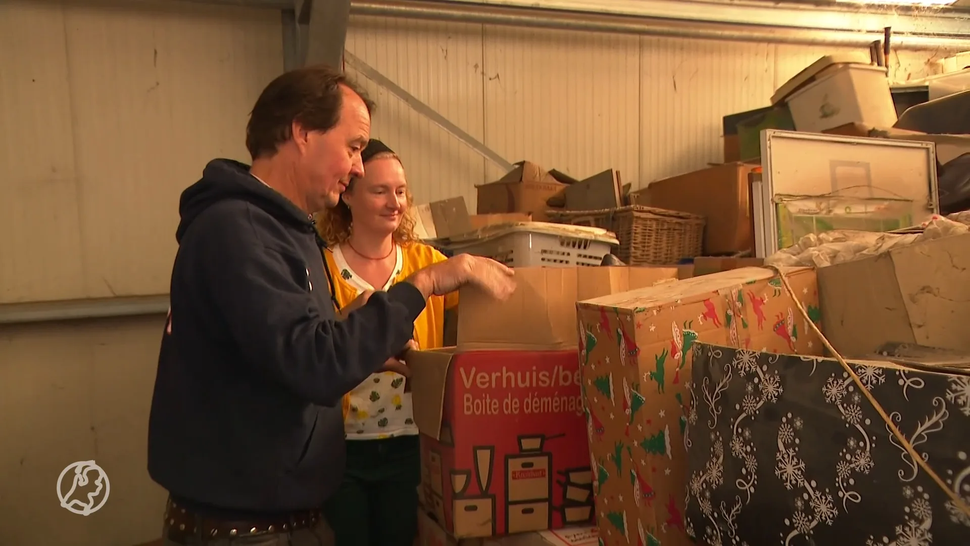 Franklin en Nancy erfden 5000 bijzondere dozen na dood vader: 'Kindertandjes en nazispullen'