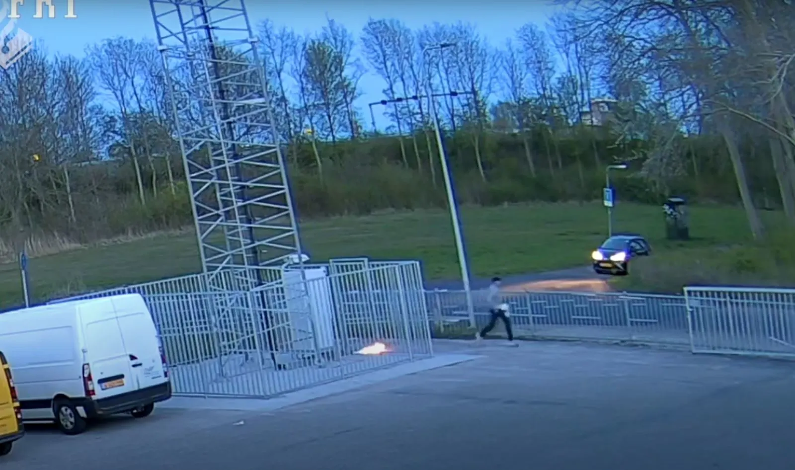 Brandstichter zendmast gesnapt op camerabeelden, politie deelt video online