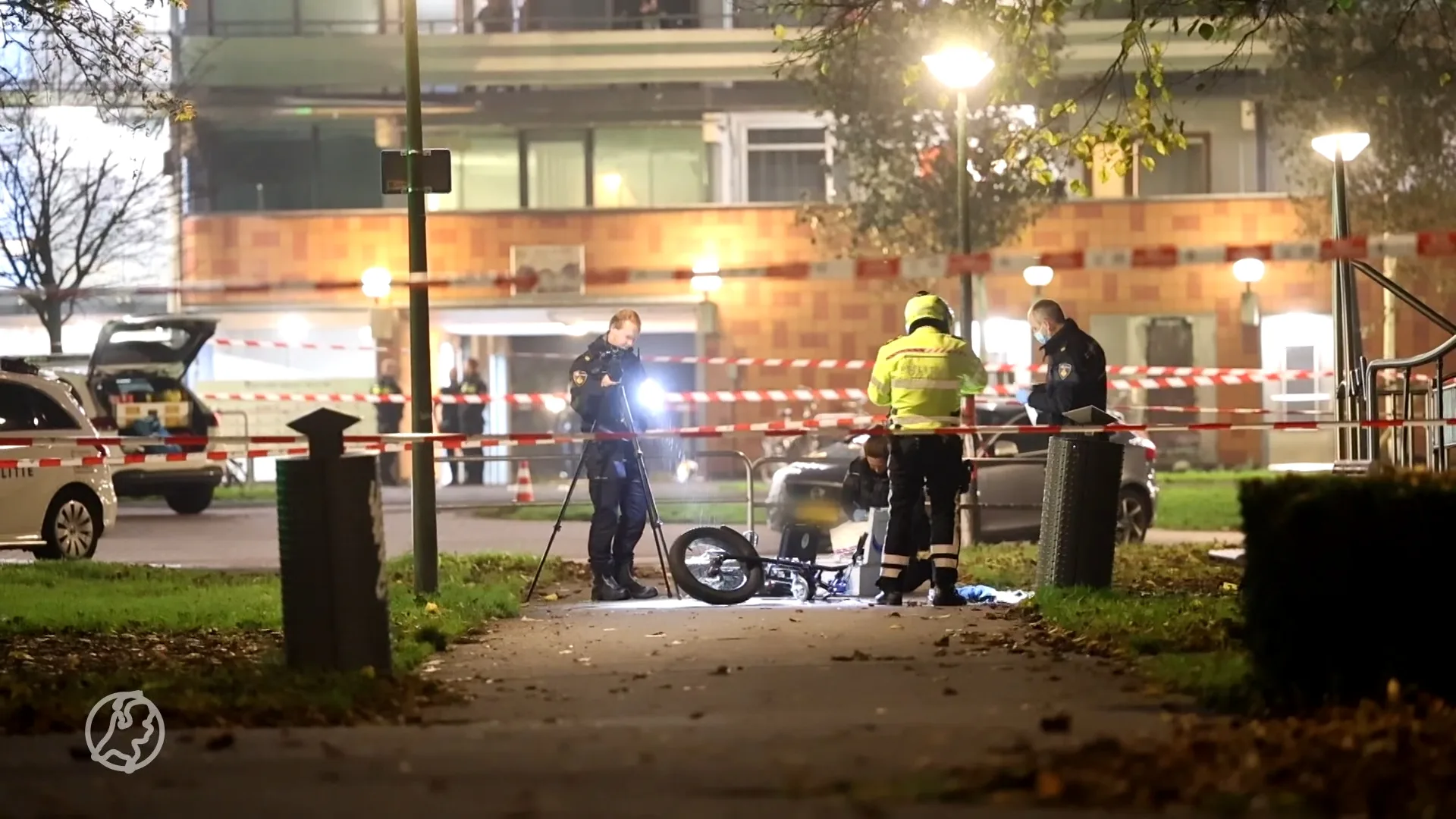Drie mannen zwaargewond én aangehouden na schietpartij in Amsterdam-Zuidoost