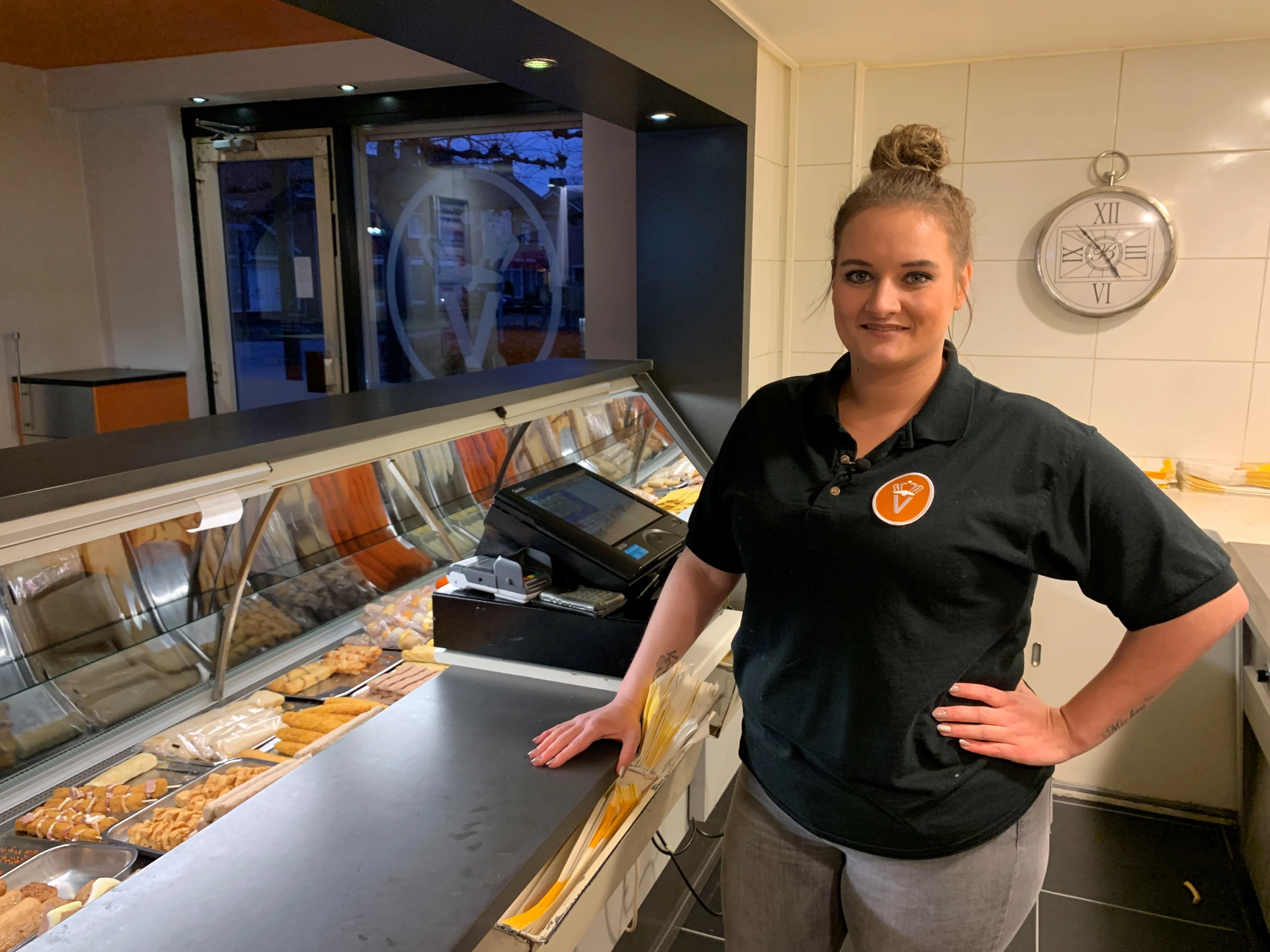 Man stapt met enorme hoofdwond cafetaria Schijndel binnen: 'Blij dat ik kon helpen'