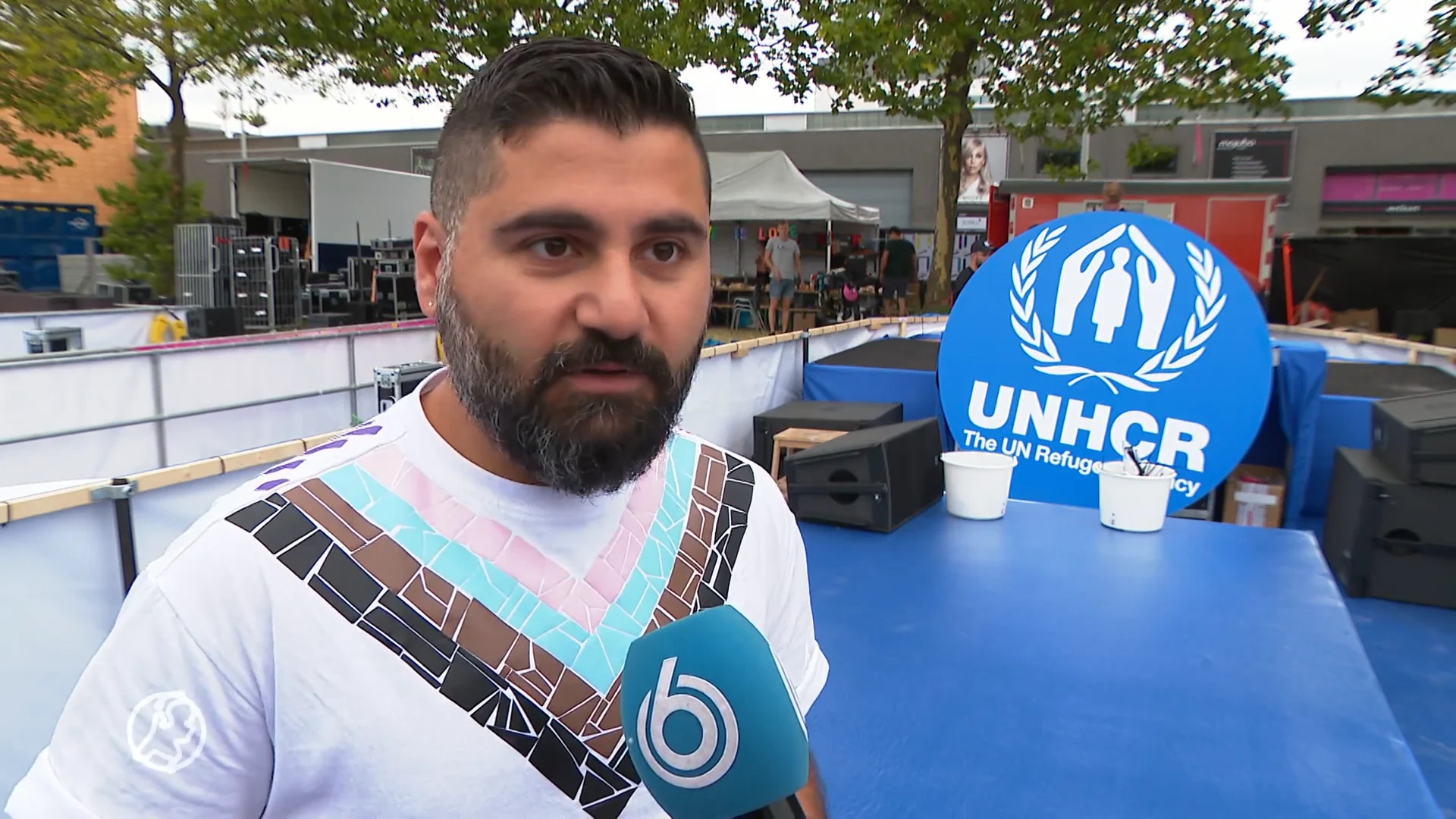Deze boot vaart voor het eerst mee in botenparade Pride: 'We staan hier, en staan nog steeds'