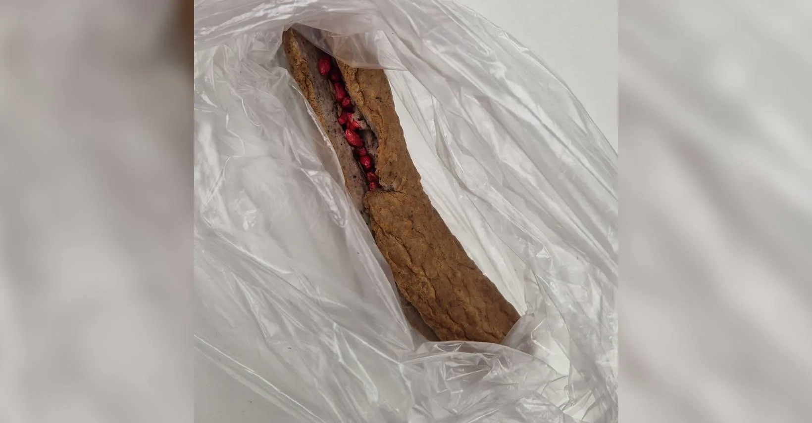 Politie waarschuwt hondenbezitters na vondst frikandel vol rattengif