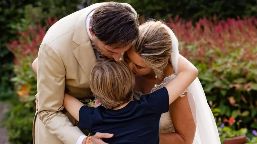 Zoontje van Wopke Hoekstra officieel genezen verklaard: 'Waanzinnig dankbaar'