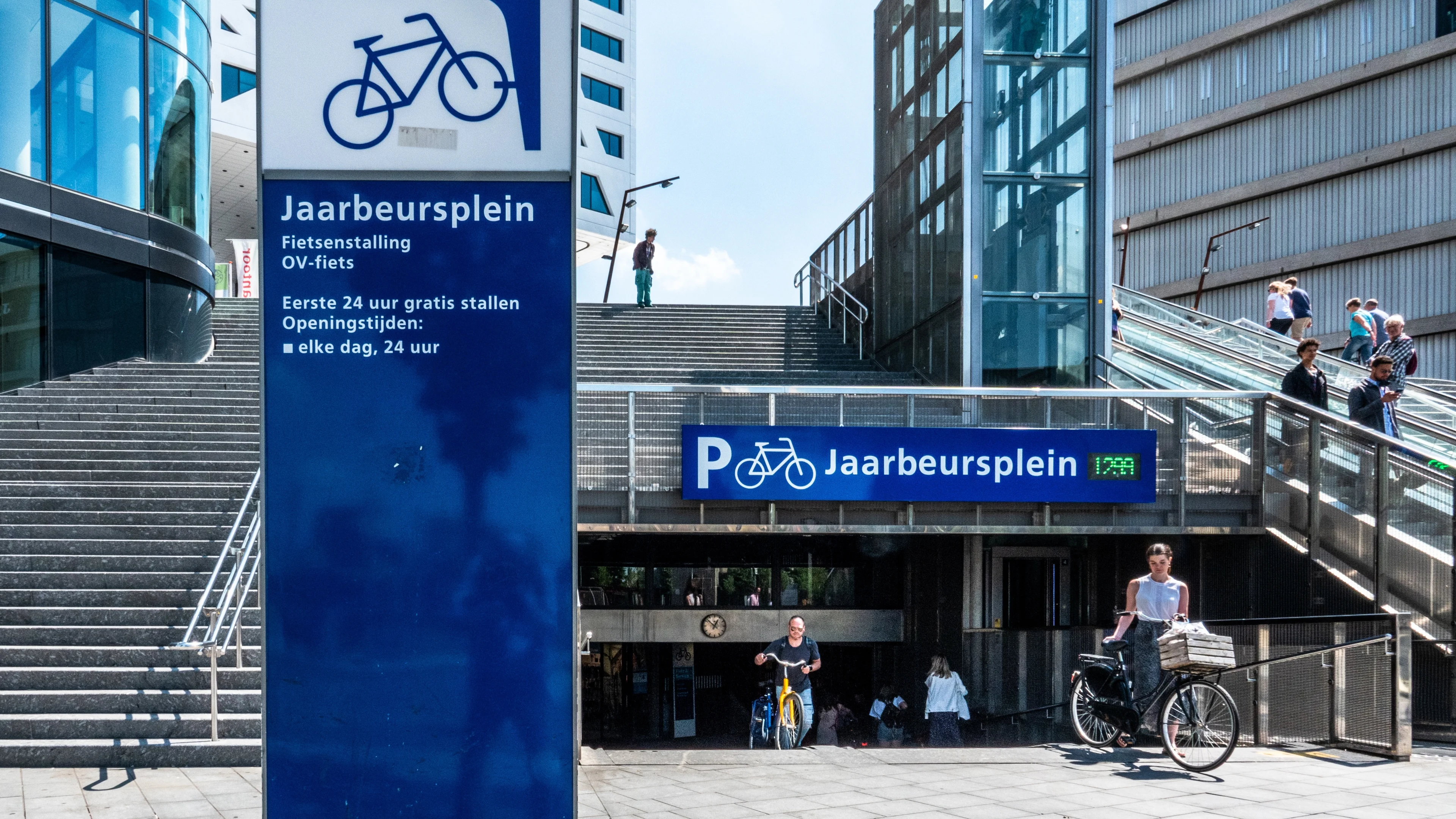 Scheuren in fietsenstalling Utrecht Centraal, voor onbepaalde tijd dicht