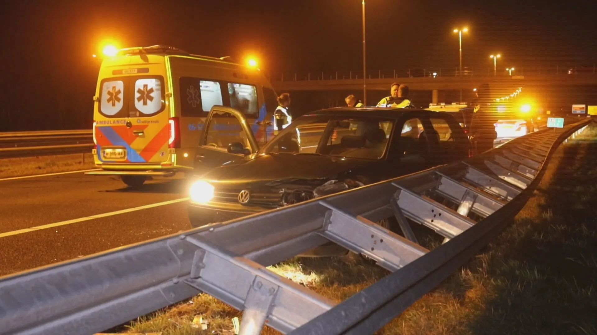 Wilde achtervolging eindigt in crash op A50, verdachte spuugt in gezicht agent