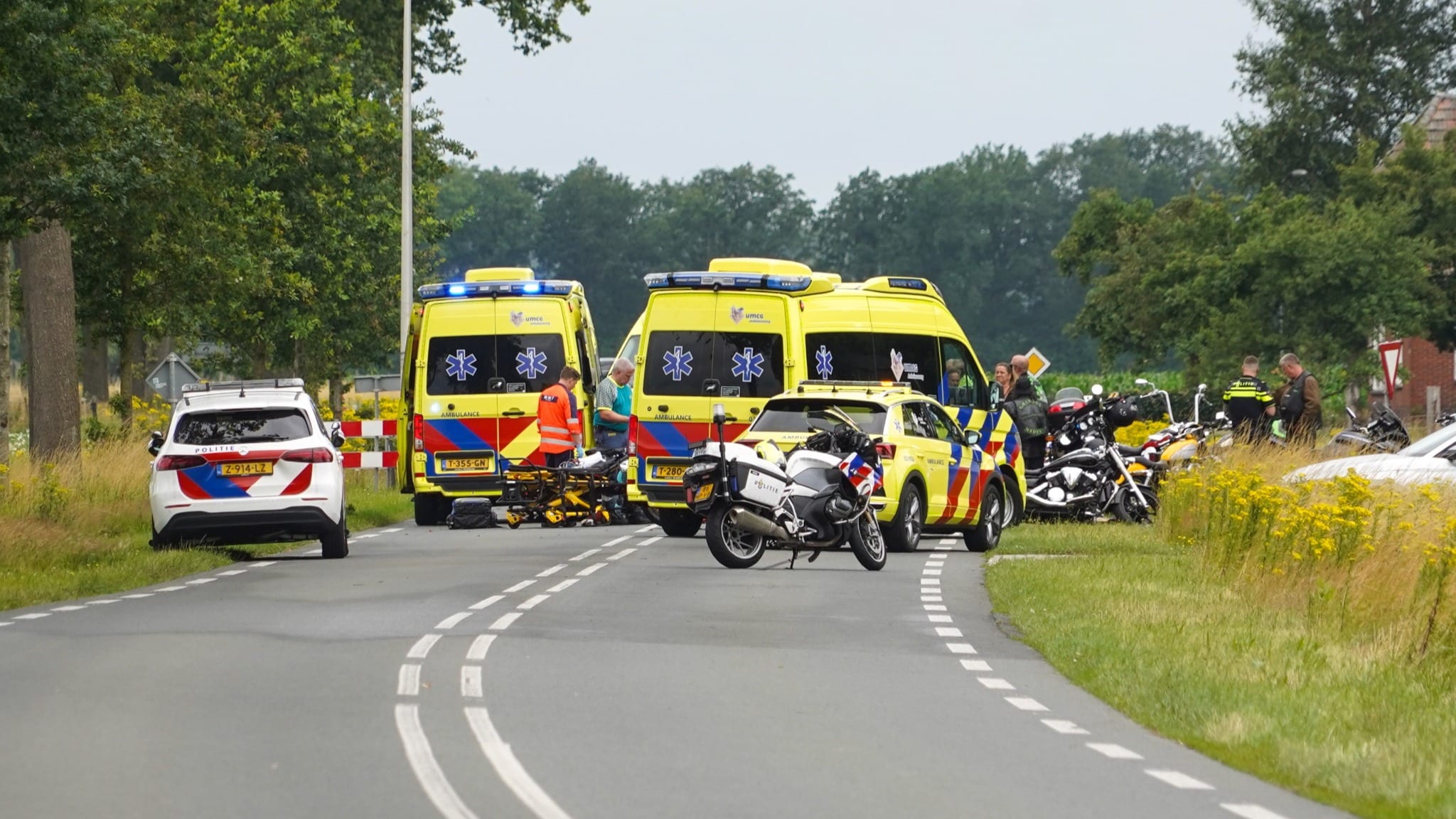 Ongeluk met meerdere motorrijders in Westdorp, één slachtoffer ernstig gewond