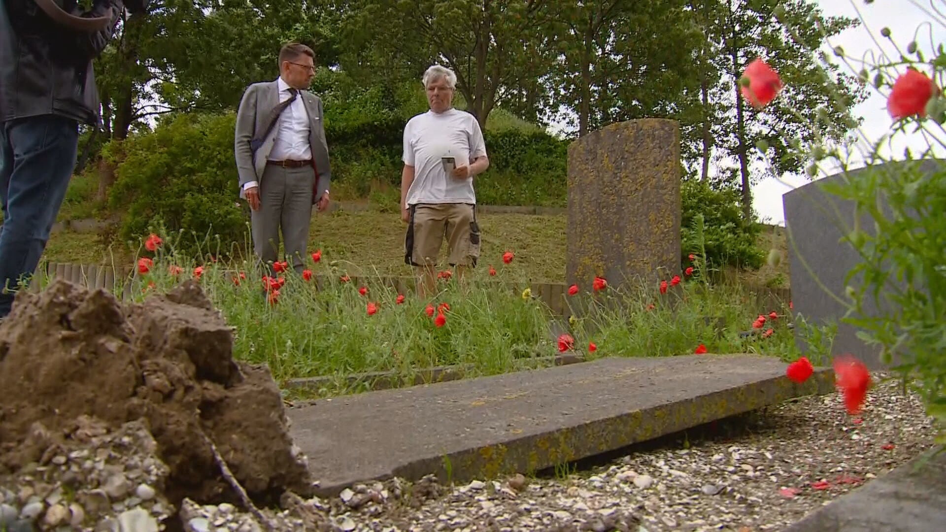 Nabestaanden ontroostbaar na vernieling ruim 150 graven op begraafplaats 's-Gravenzande