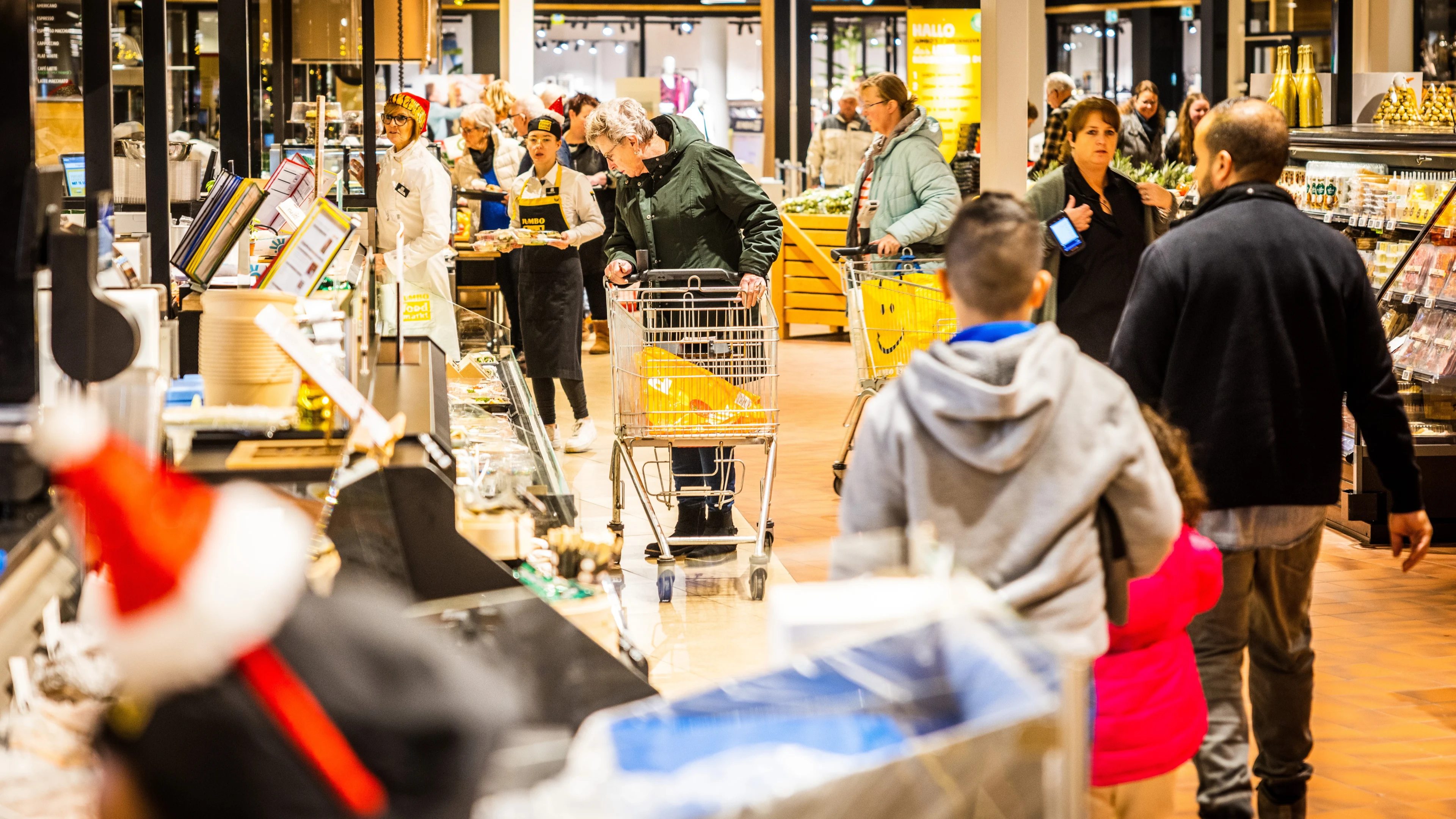 Eén op de drie Nederlanders wil verplichte sluiting supermarkten met kerst