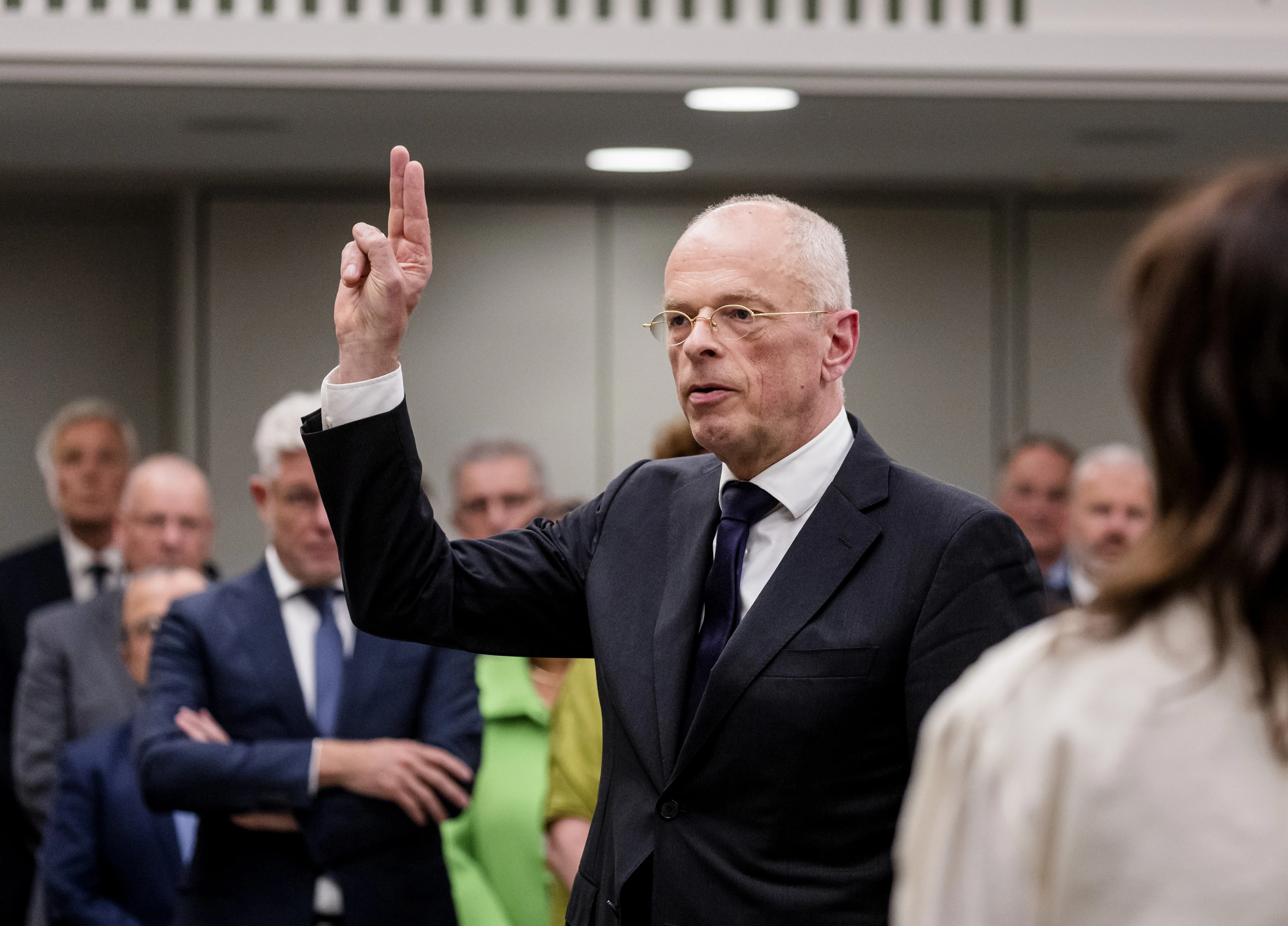 Meerdere meldingen van wangedrag door voorzitter Eerste Kamer Bruijn: 'Regelmatige uitbranders'