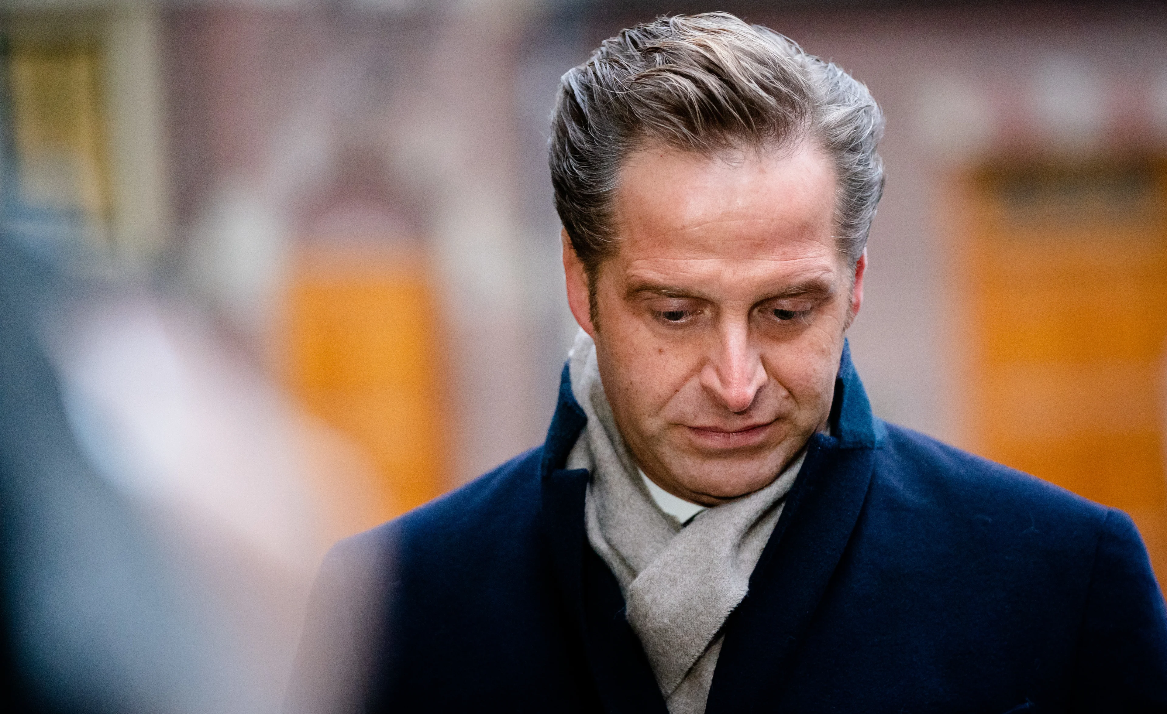 Minister De Jonge noemt explosie bij coronateststraat 'krankzinnig'