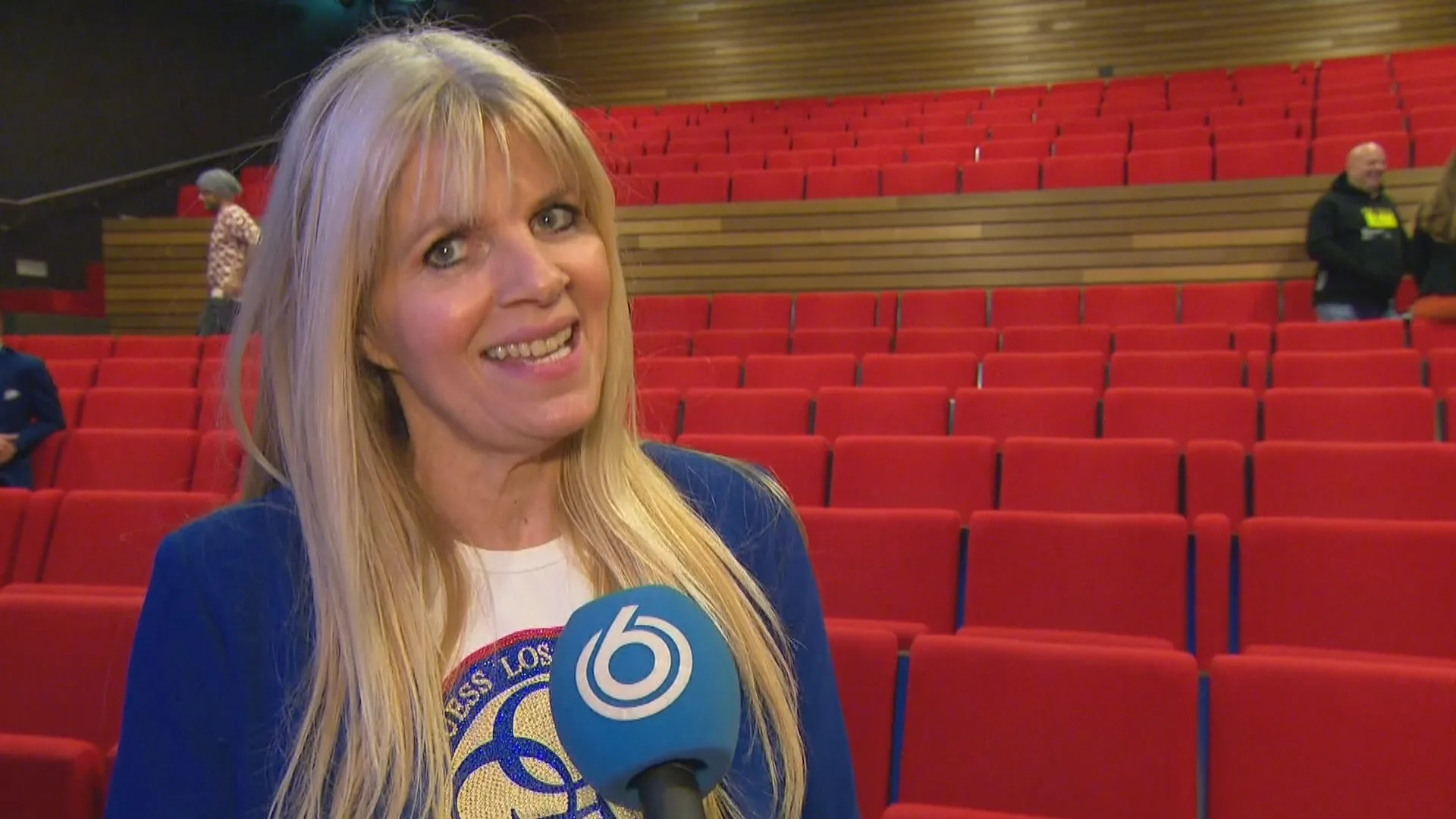 Seksles van Kim Holland biedt eye-openers: vrouwen komen sneller klaar met sokken aan