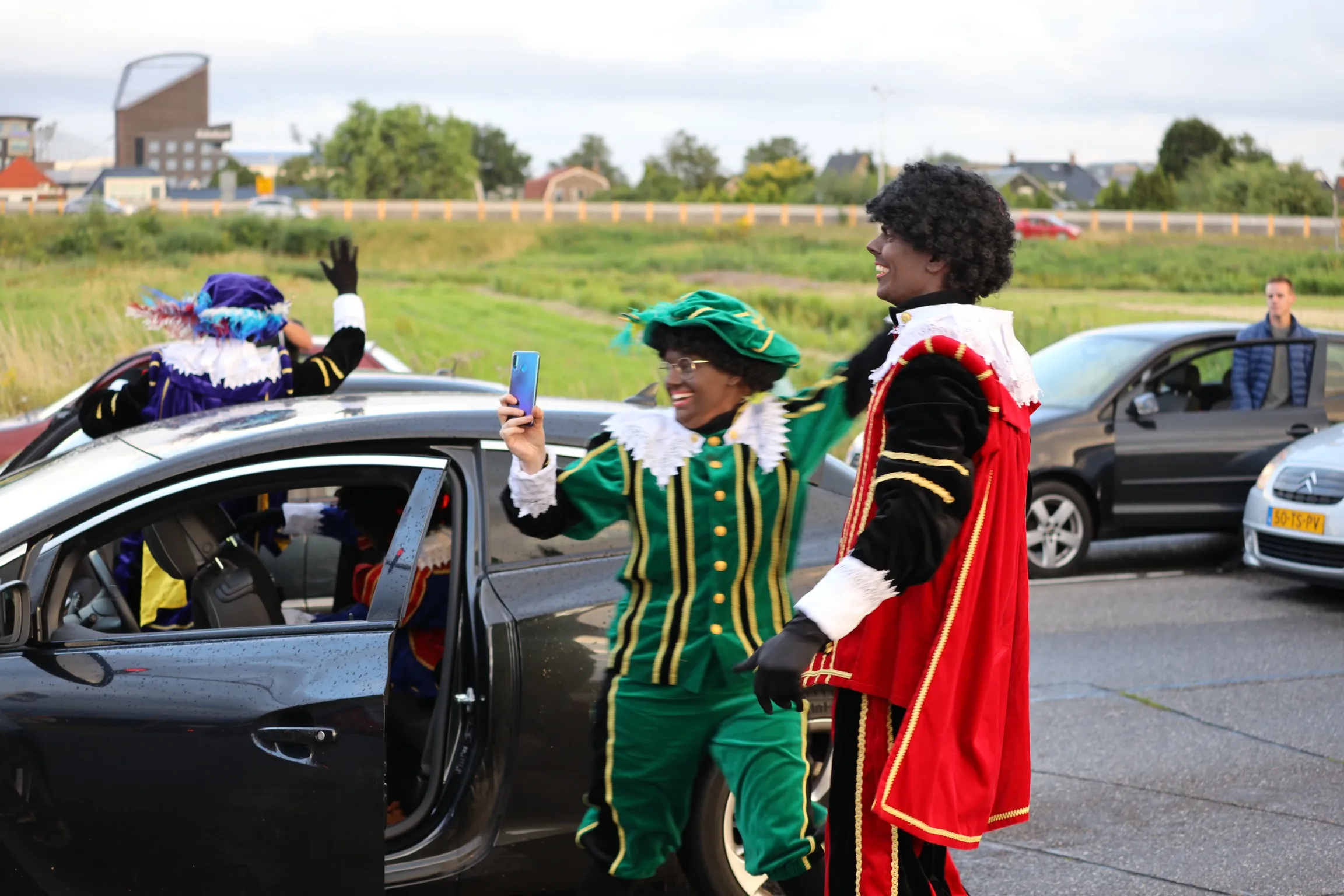 Zwarte Pieten sluiten zich aan bij boerenprotest Heerenveen