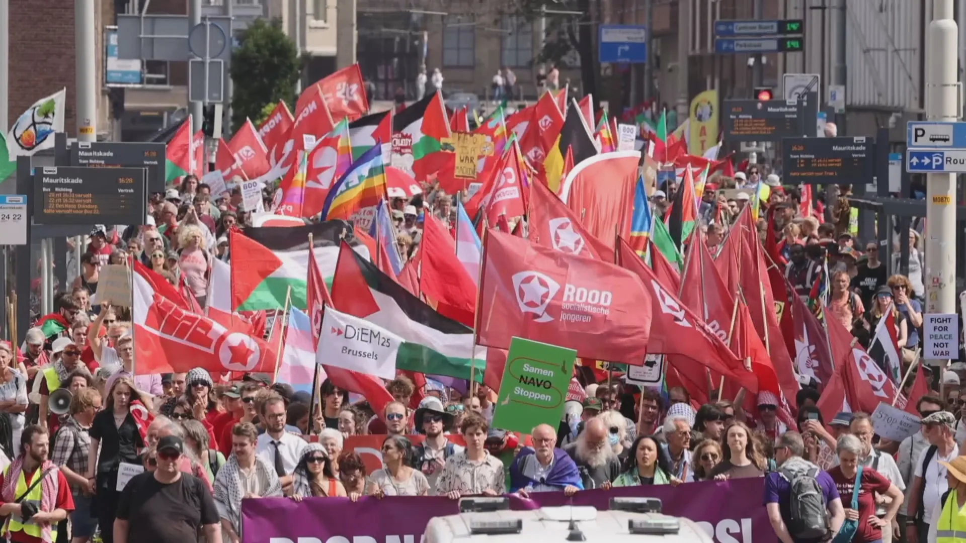 Duizenden demonstranten in Den Haag protesteren tegen NAVO-top