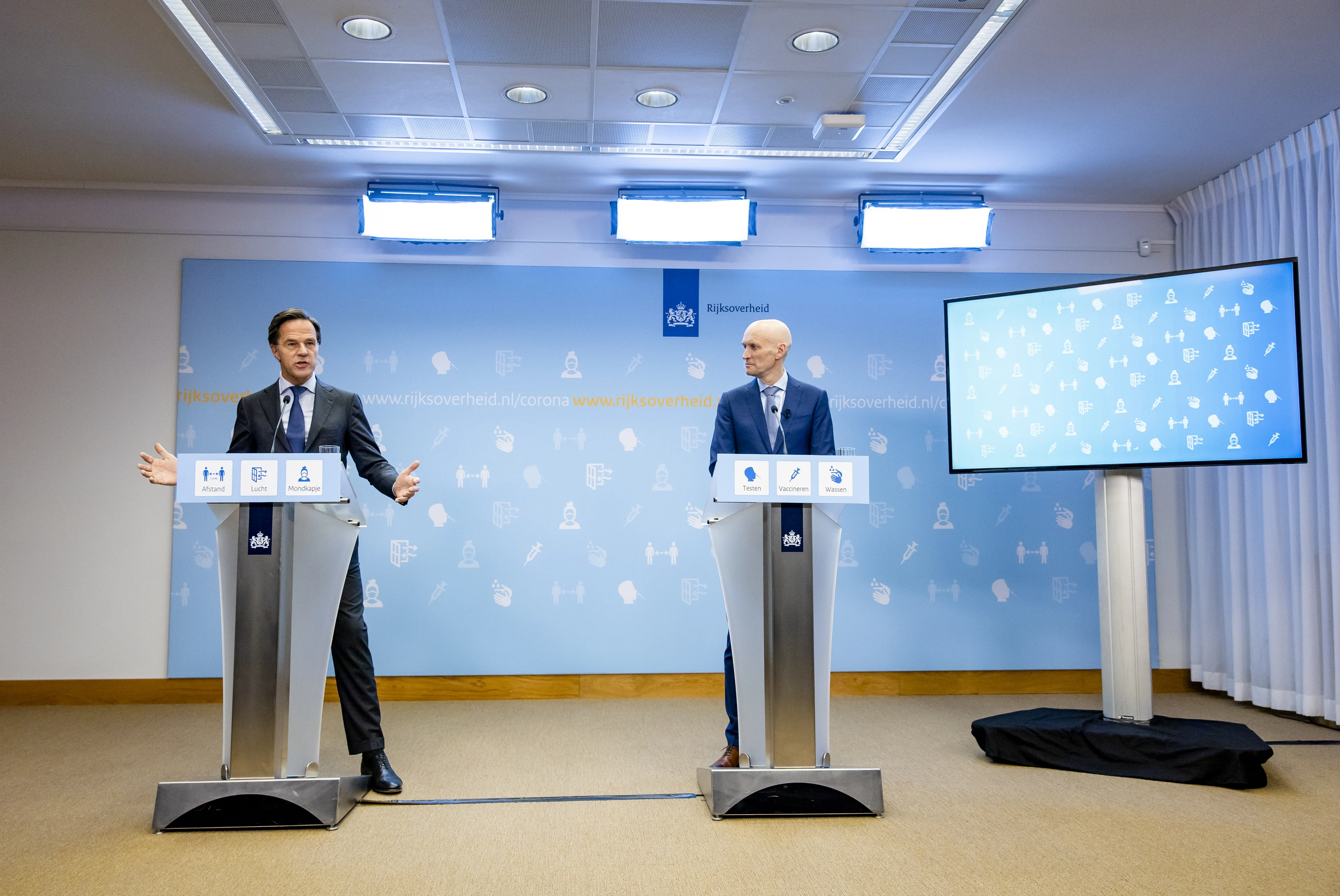 Dinsdag opnieuw coronapersconferentie, wat weten we tot nu toe?