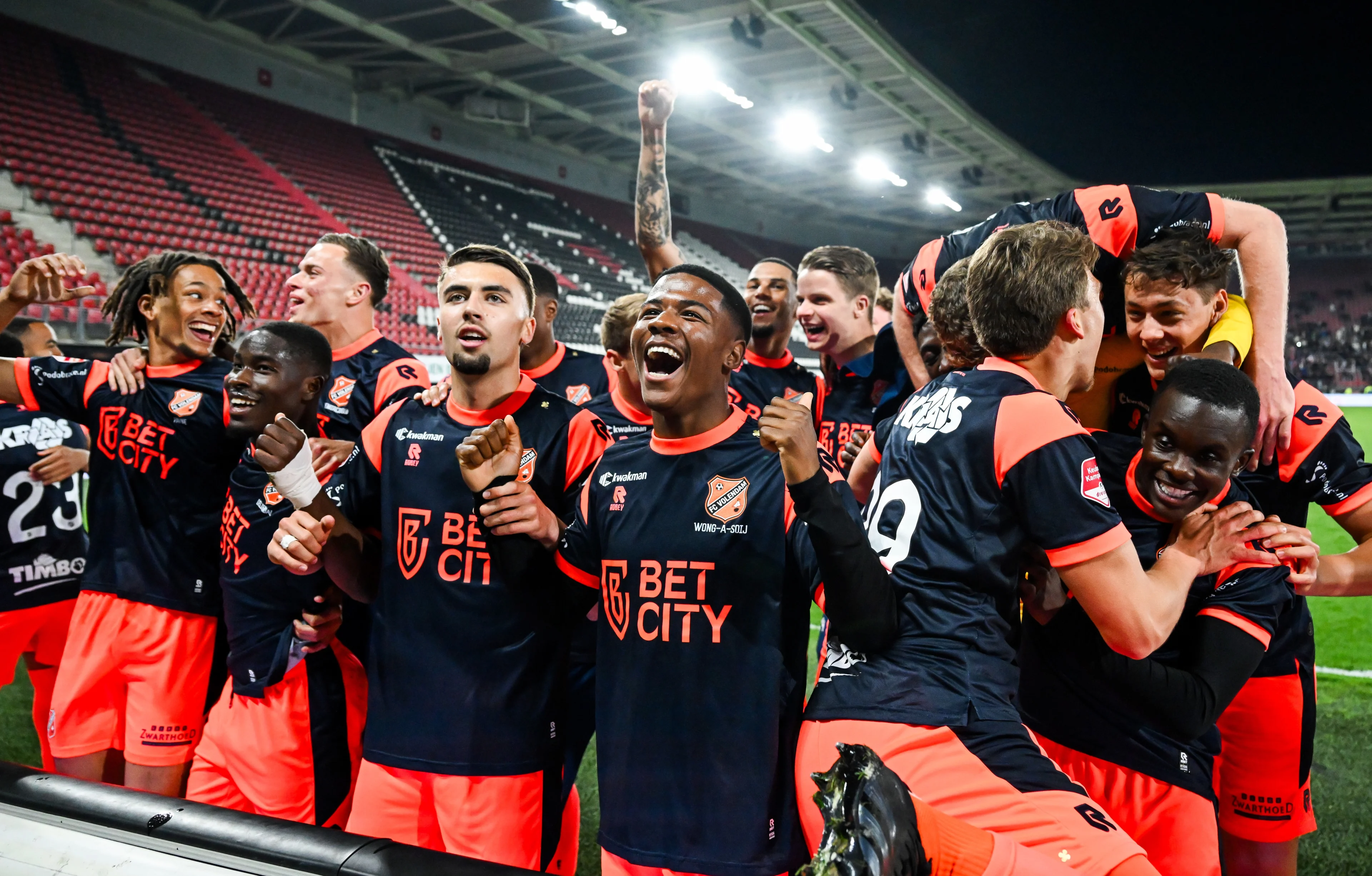 Feest in Volendam: club na zege bij Jong AZ zeker van promotie naar Eredivisie