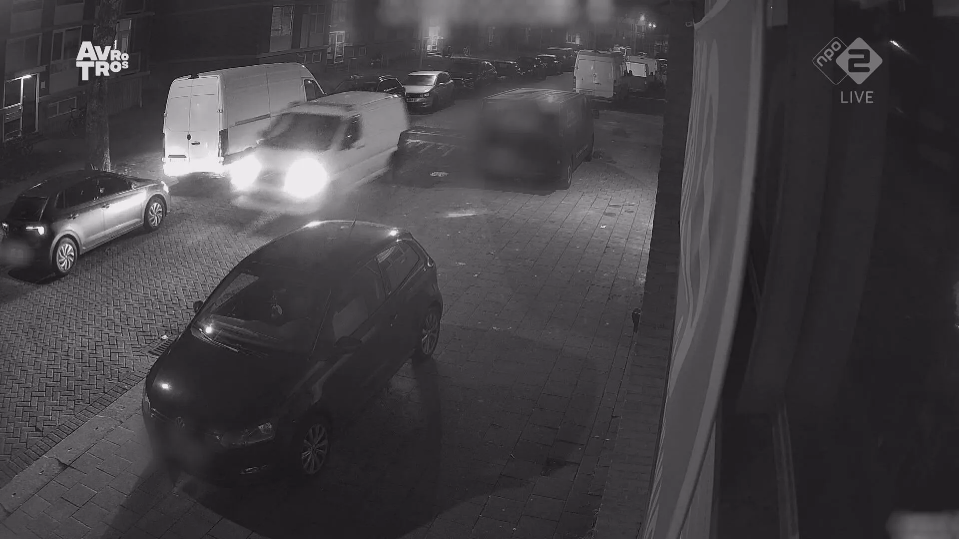 ZIEN: Belangrijke getuigen ontsnappen op haar na aan explosie Rotterdam