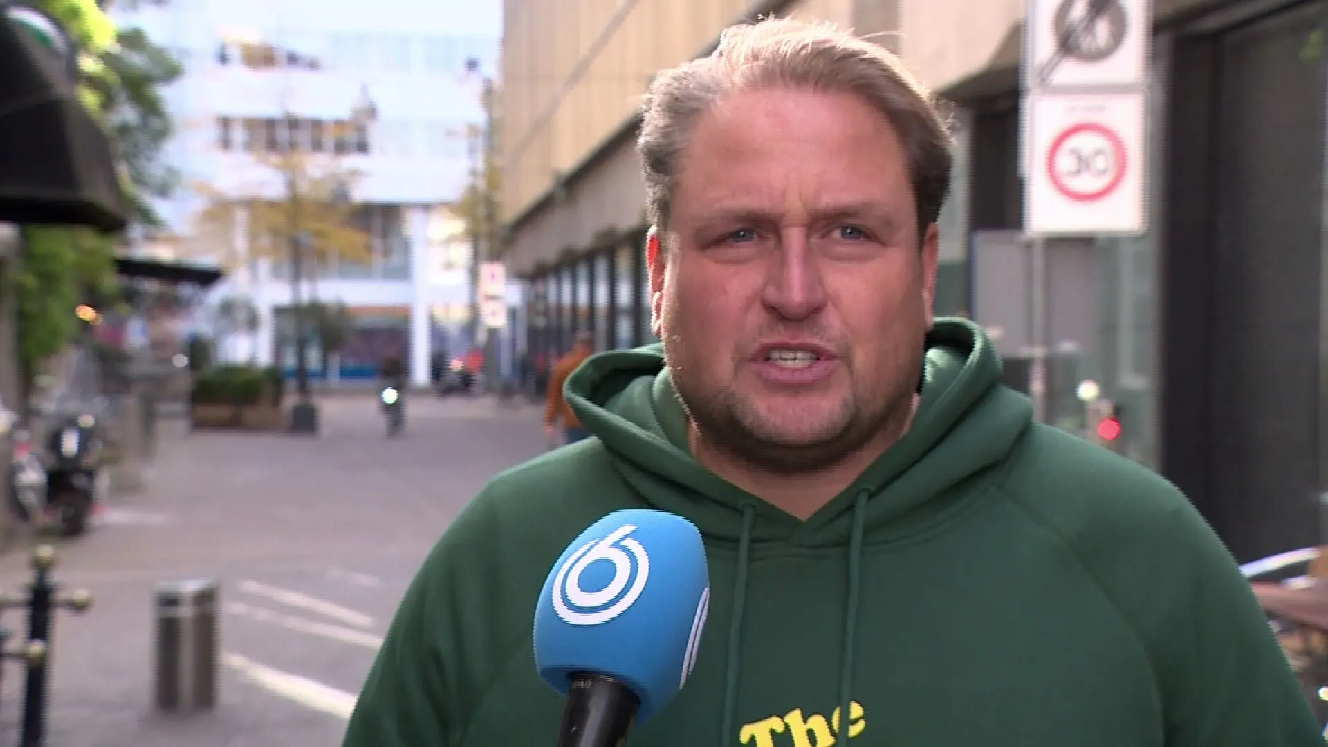 Horecabaas feesttent Den Haag wordt bedreigd: 'Mensen zeggen: ik steek je tent in de brand'