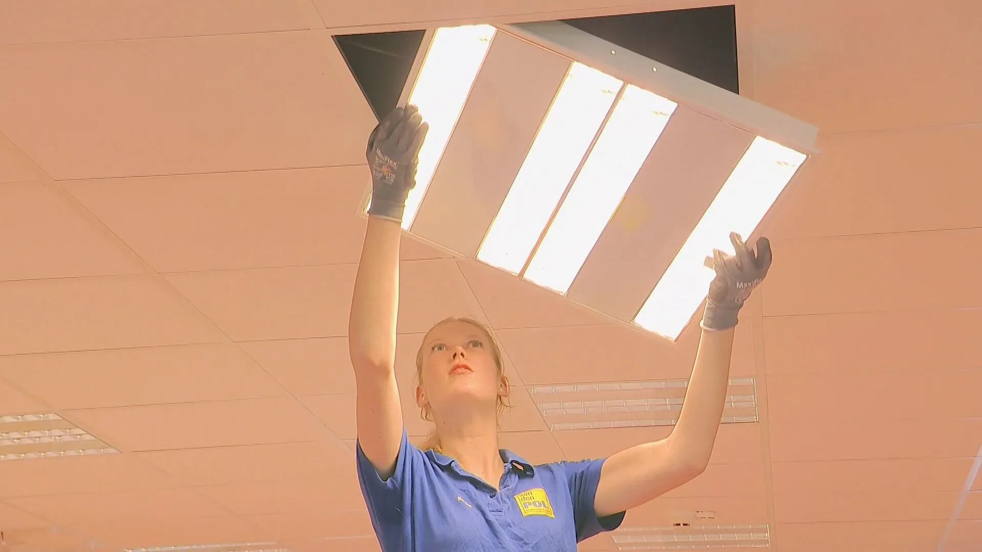 Elektricien Kaylee (19) bewijst dat techniek echt vrouwenwerk is