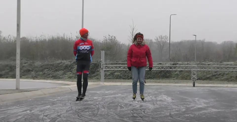 In Winterswijk gaan schaatsers over één nacht ijs