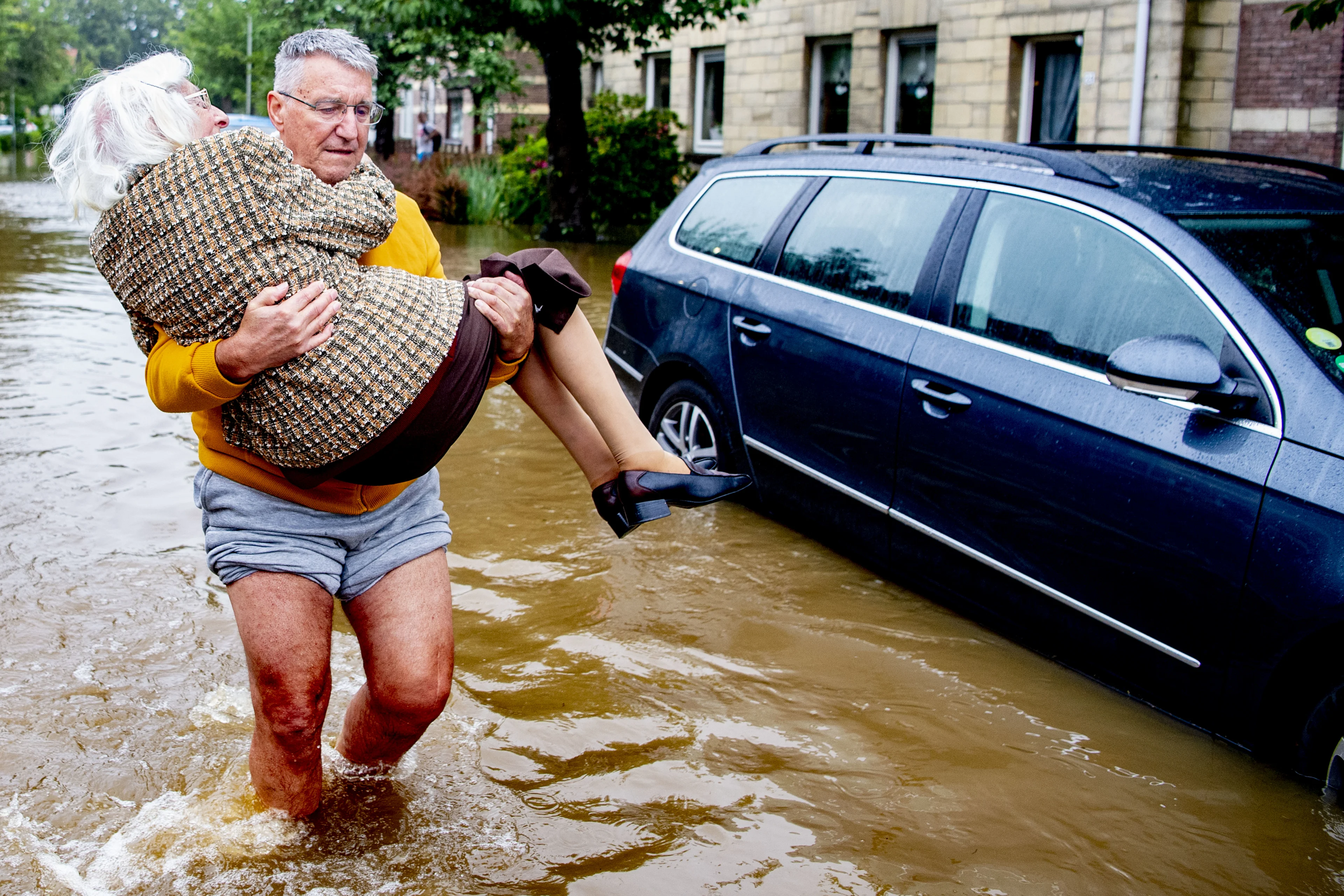 LIVEBLOG | Inwoners dorpen Echt-Susteren verplicht geëvacueerd