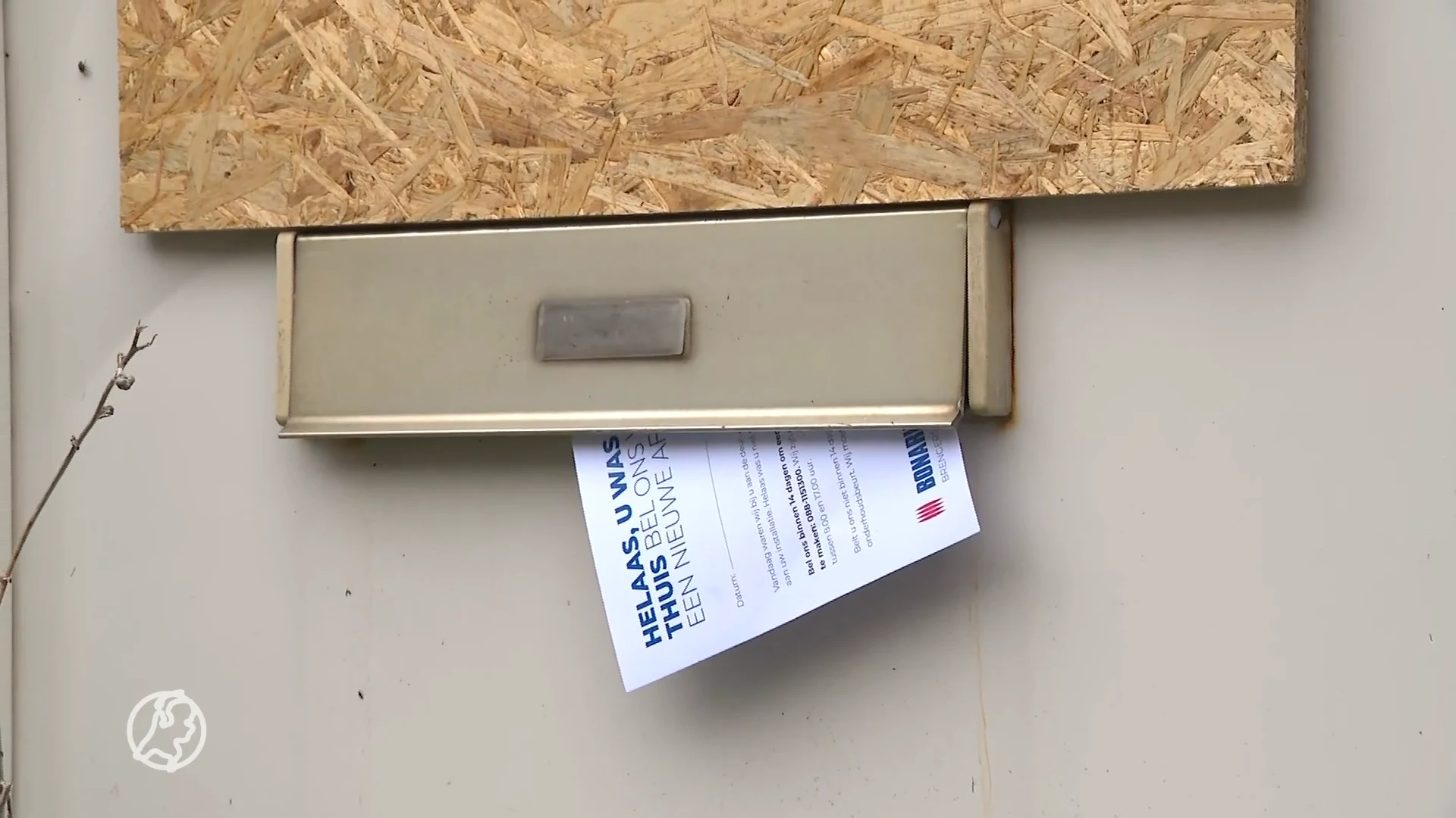 Twee mannen in 1 straat lagen weken dood in hun huizen; buurtbewoners weten hoe dat komt