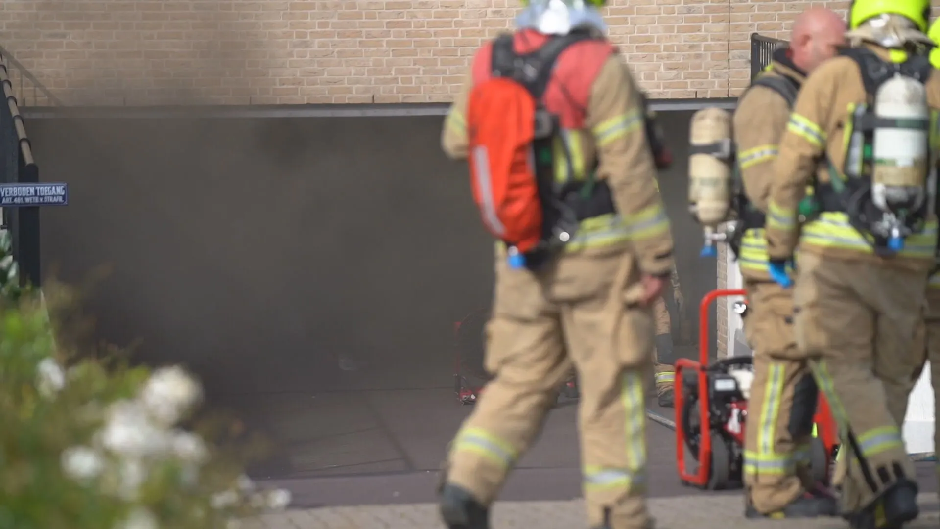 Zwaargewonde na brand in parkeergarage in Barendrecht