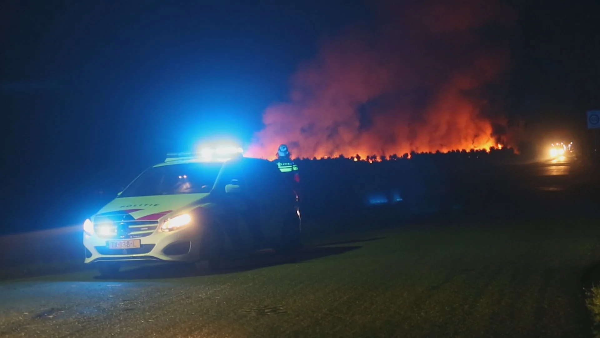 Grote brand in loods Wouwse Plantage