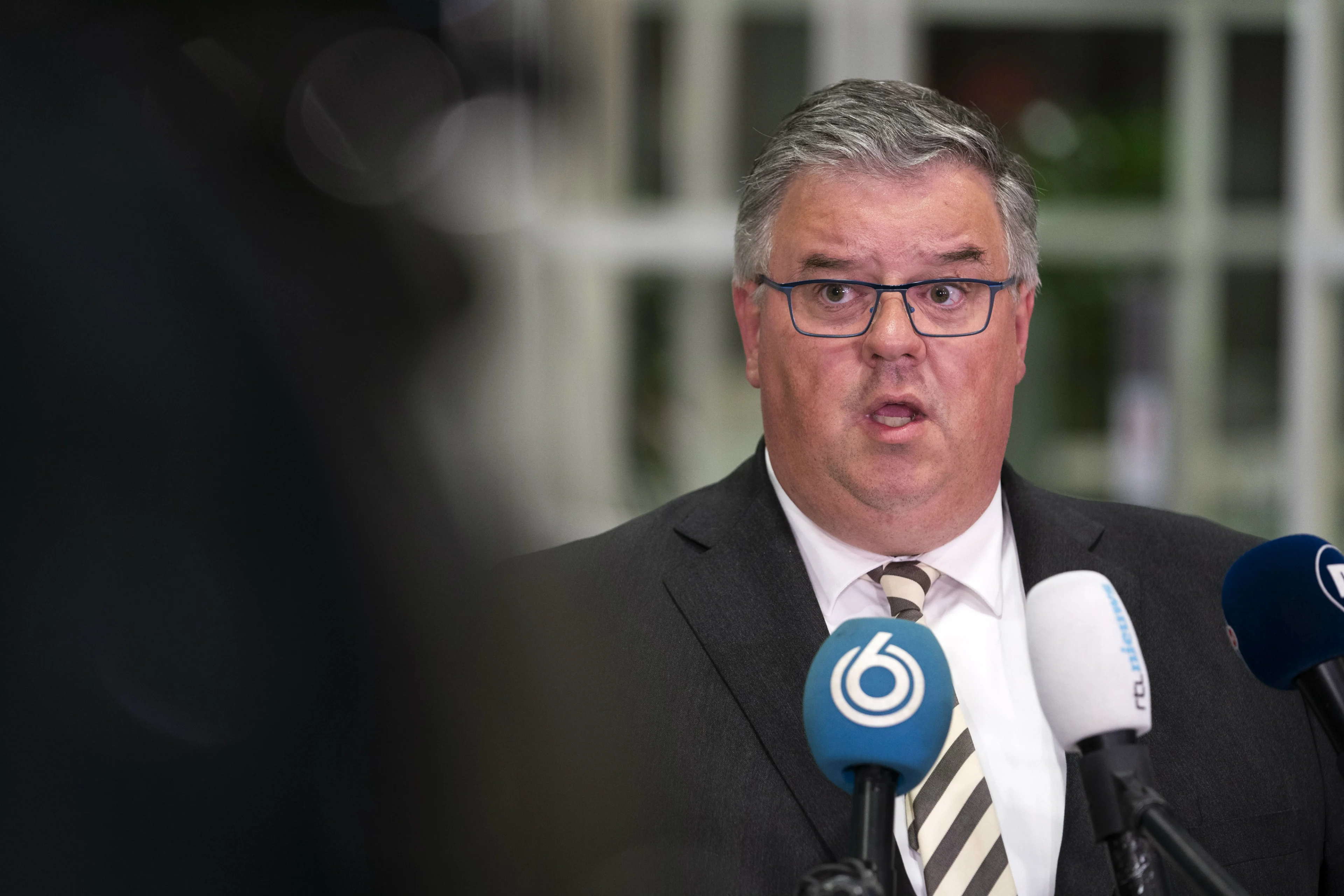 Dagelijks scheldmails voor voorzitter Veiligheidsberaad door coronamaatregelen: 'We gaan met je afrekenen'