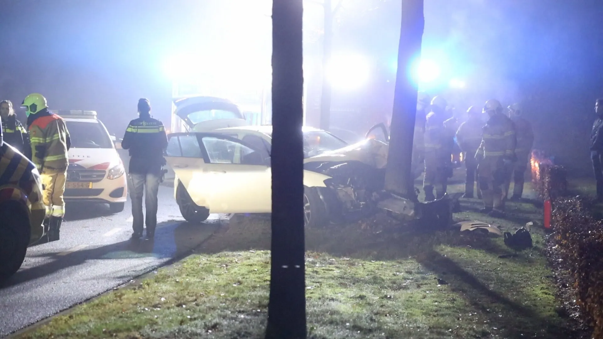 Inbrekers en politieagenten crashen tijdens achtervolging door Veghel