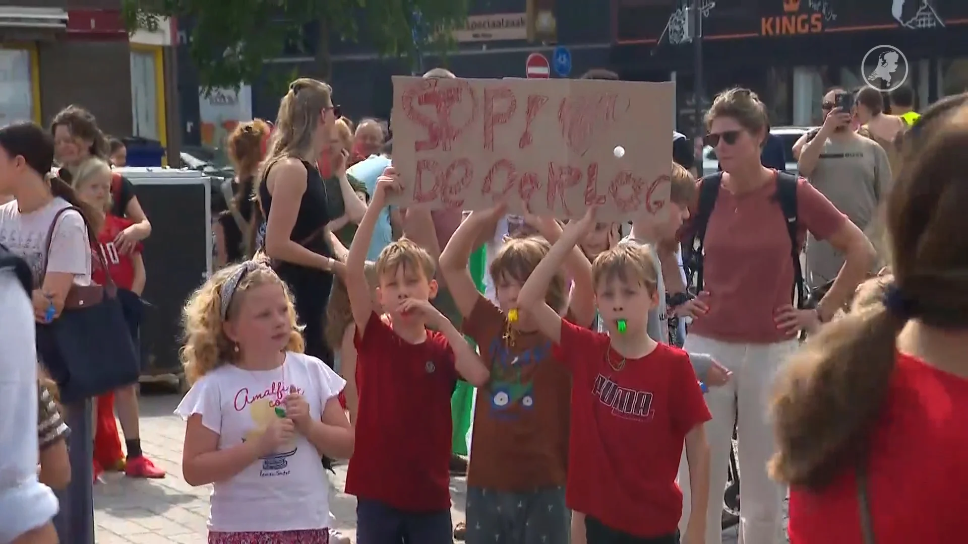 Speciale kinderdemonstratie voor Gaza: 'Stom dat alles gebombardeerd wordt'