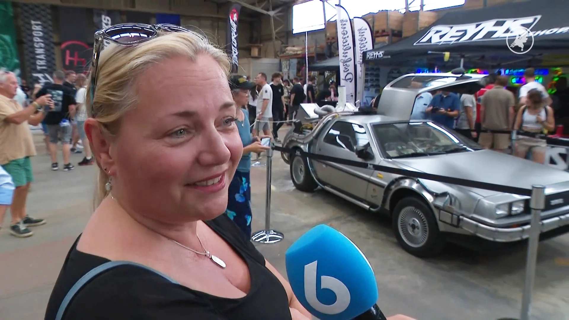 Auto- en filmgekken vergapen zich aan DeLorean en andere legendarische bolides